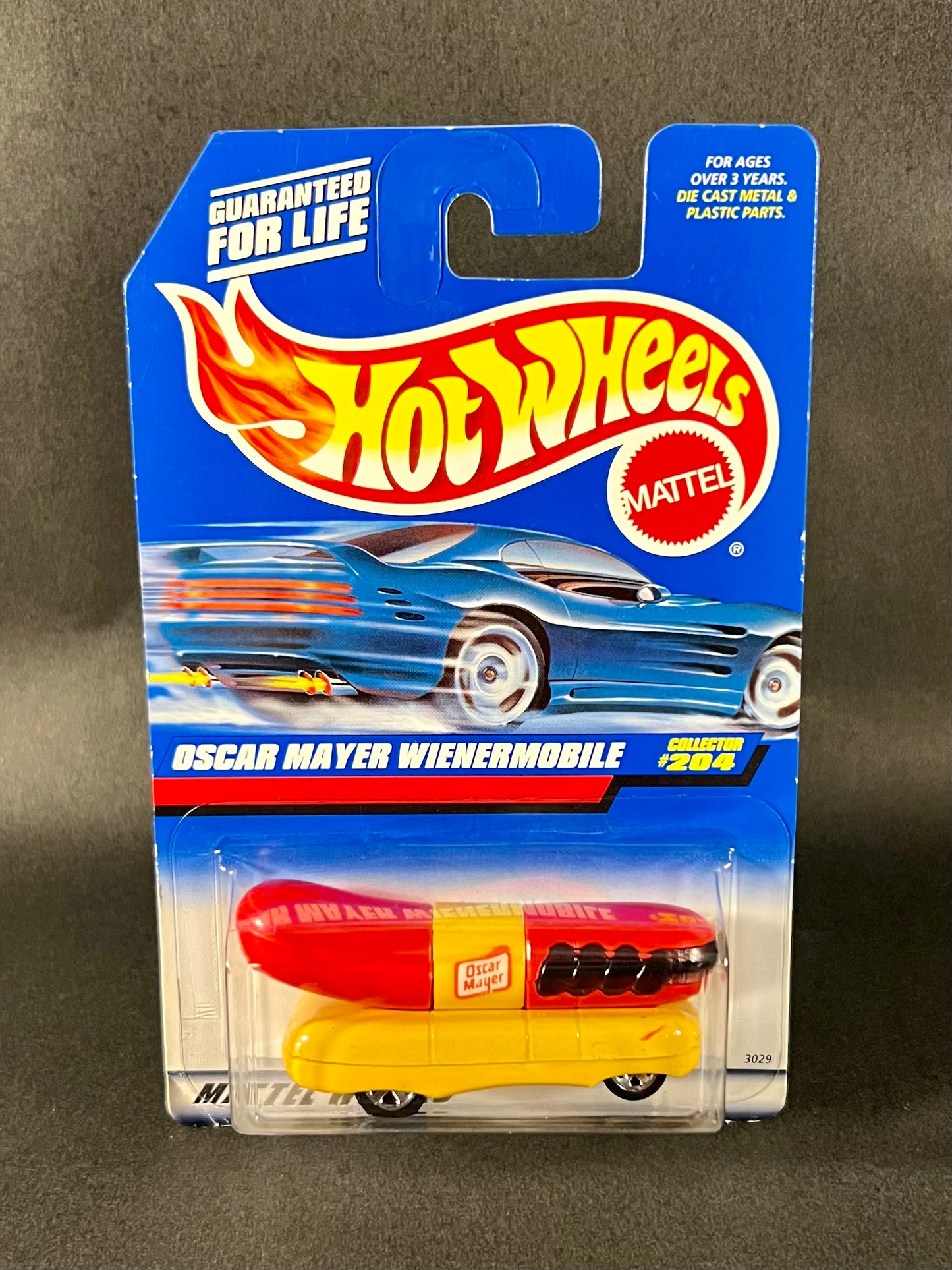 1997 Hot Wheels #204 1997 Oscar Mayer Wienermobile, Red and Yellow