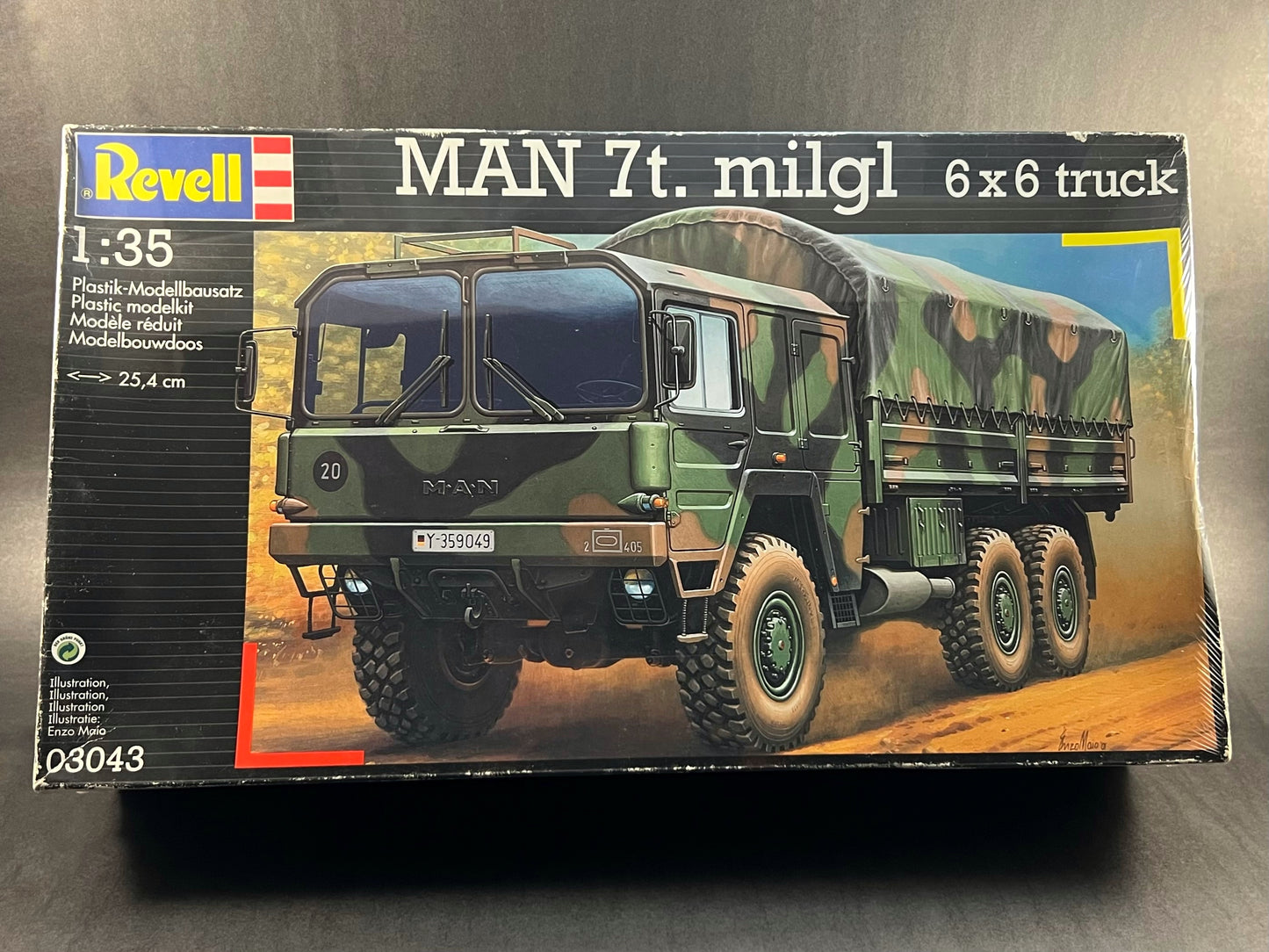2001 Revell Model Kit 03043 1:35 Scale MAN 7t. Milgl 6x6 Truck