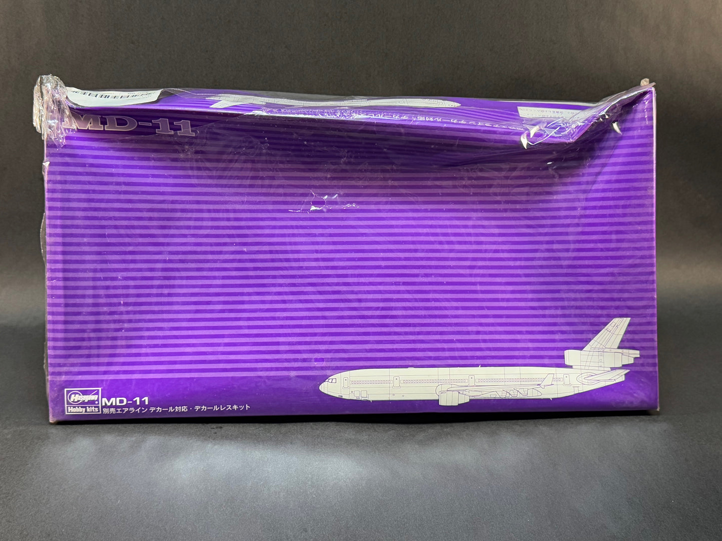 1999 Hasegawa Model Kit SP209 1:200 Scale MD-11 *Decals Not Included