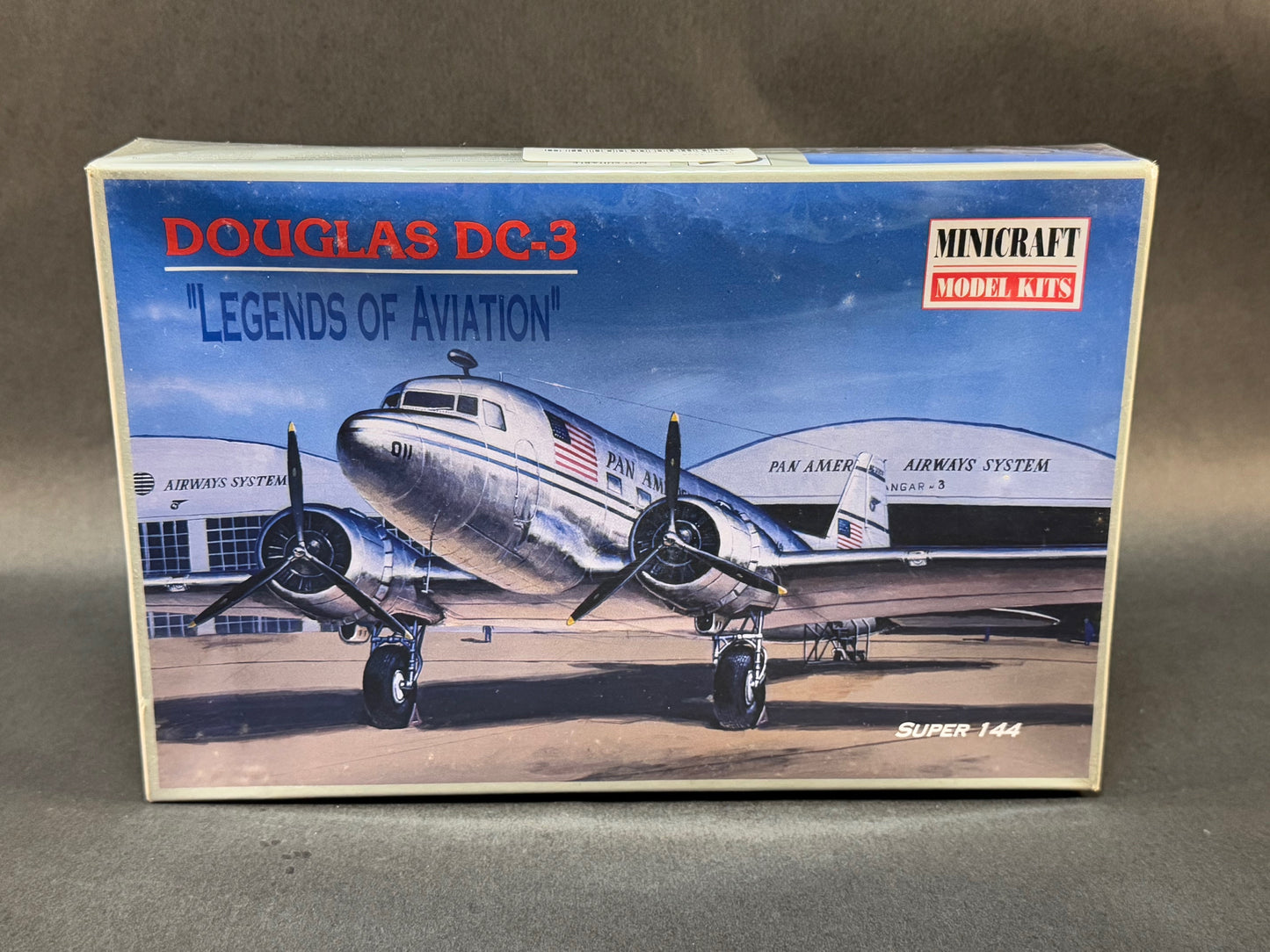 1996 MiniCraft Model Kit 14434 1:144 Scale Douglas DC-3 "Legends of Aviation"