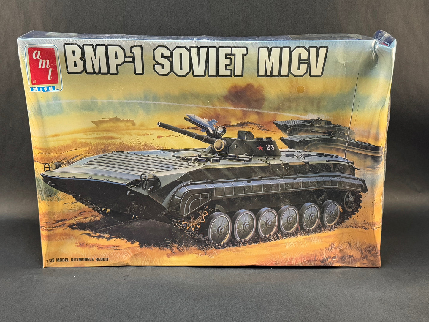 1995 AMT ERTL Model Kit 8678 1:35 Scale BMP-1 Soviet MICV