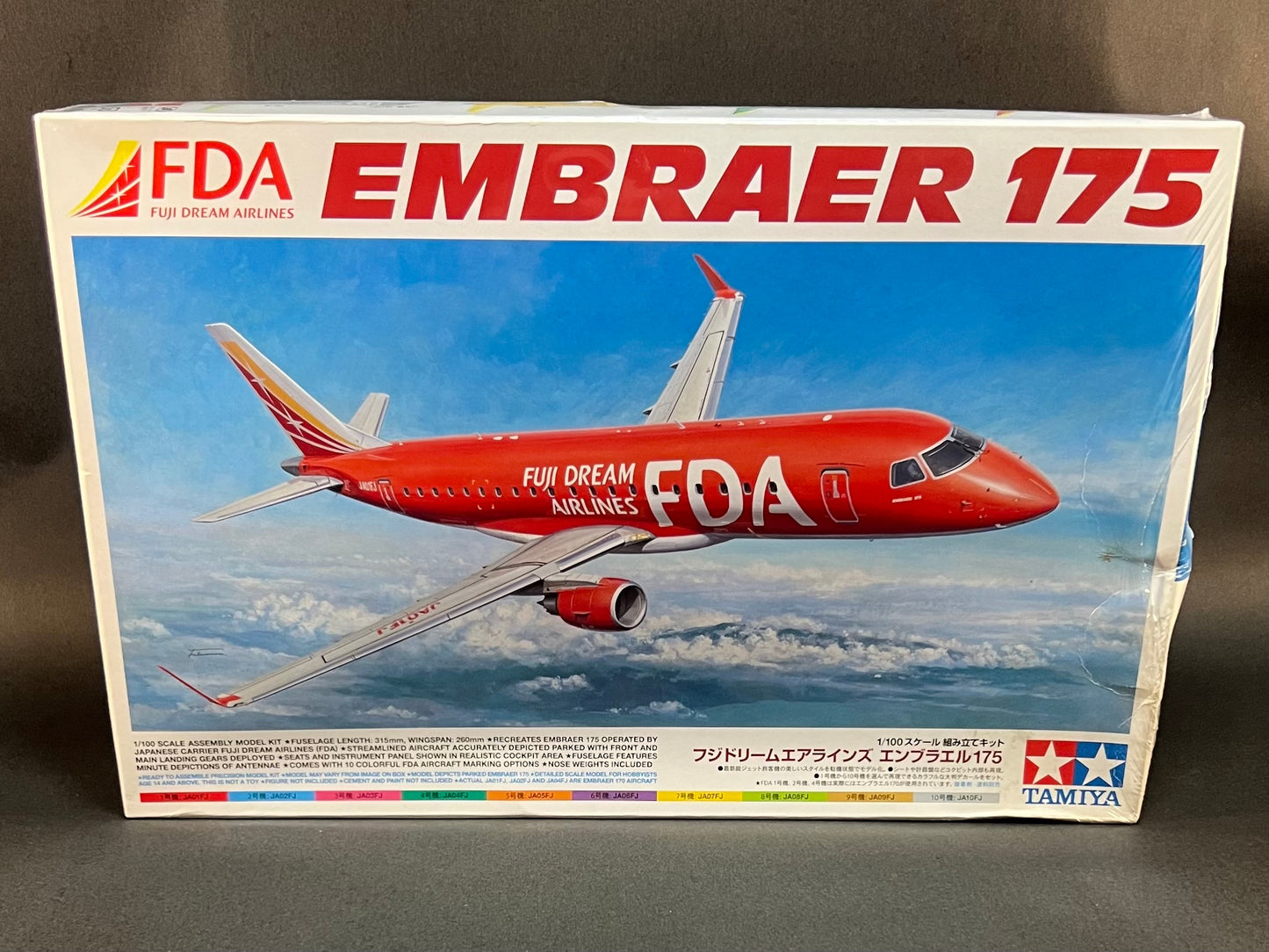 Tamiya Model Kit 92197 1:100 Scale FDA Embraer 175