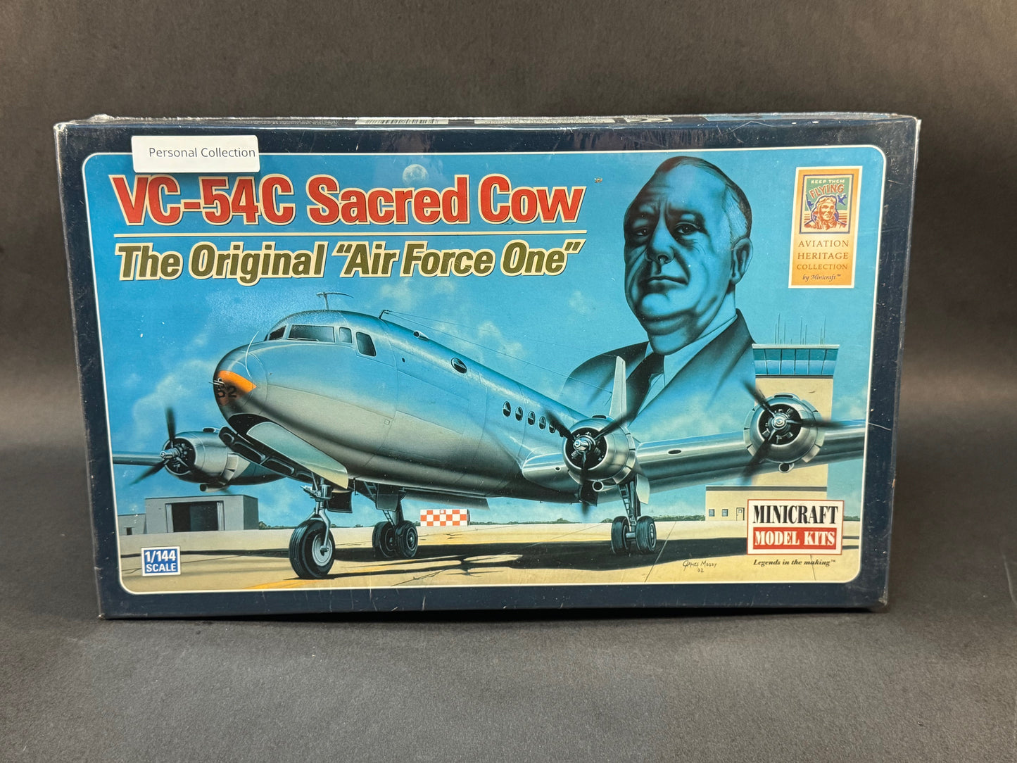 2010 MiniCraft Model Kit 14497 1:144 Scale VC-54C Sacred Cow The Original "Air Force One"