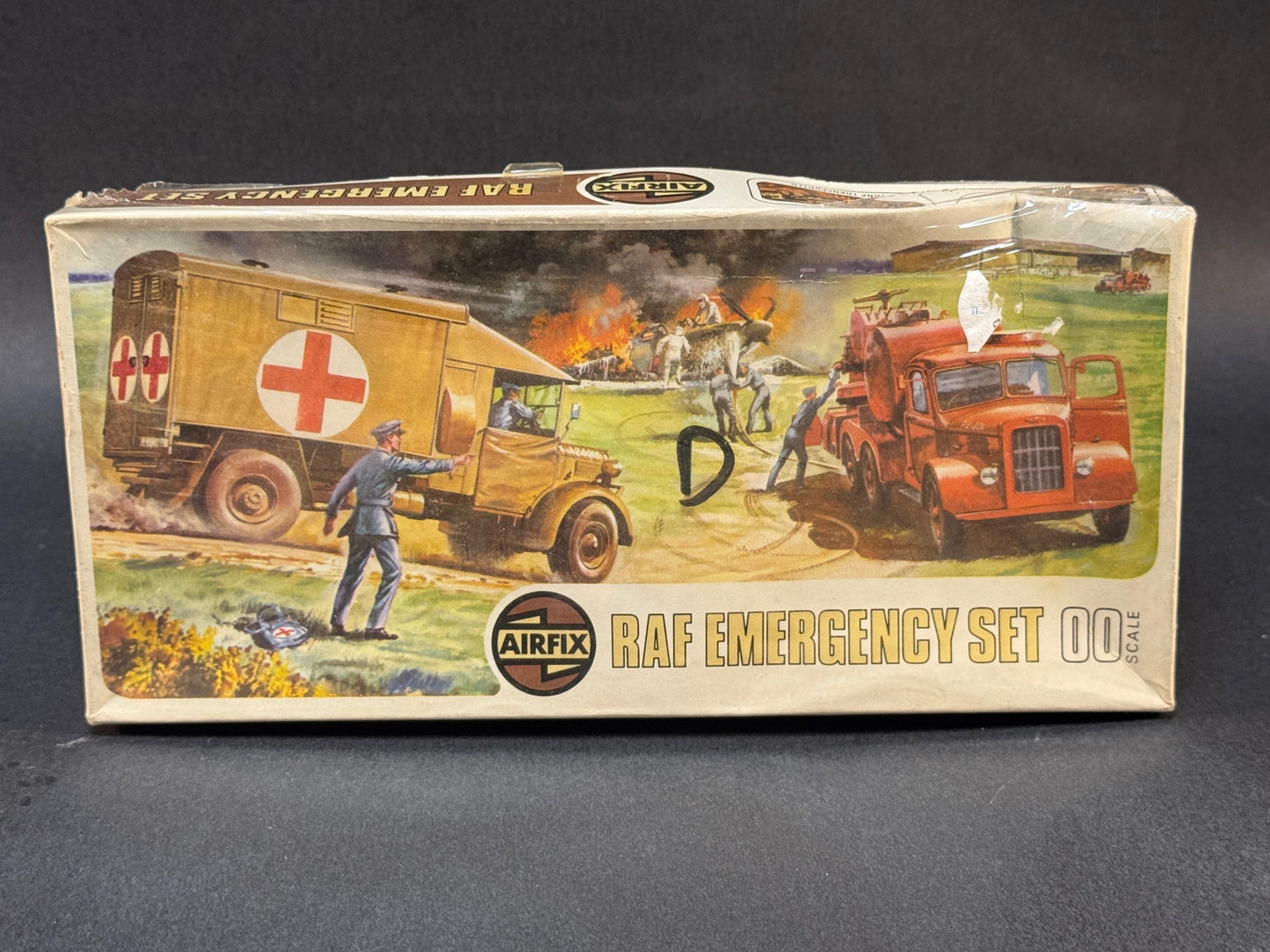 1973 Airfix Model Kit 02304 1:76 Scale RAF Emergency Set
