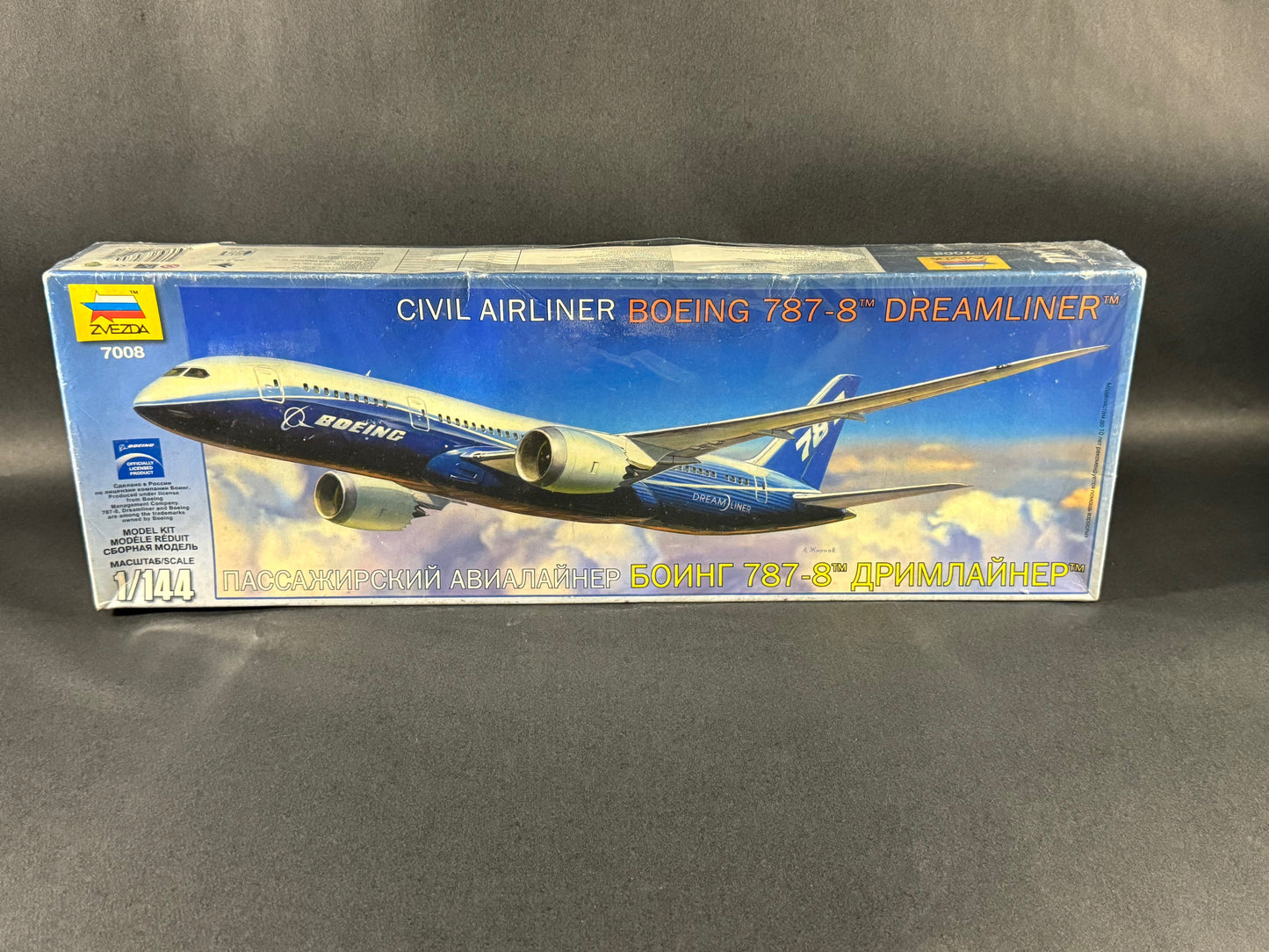 2009 Zvezda Model Kit 7008 1:144 Scale Civil Airliner Boeing 787-8 Dreamliner