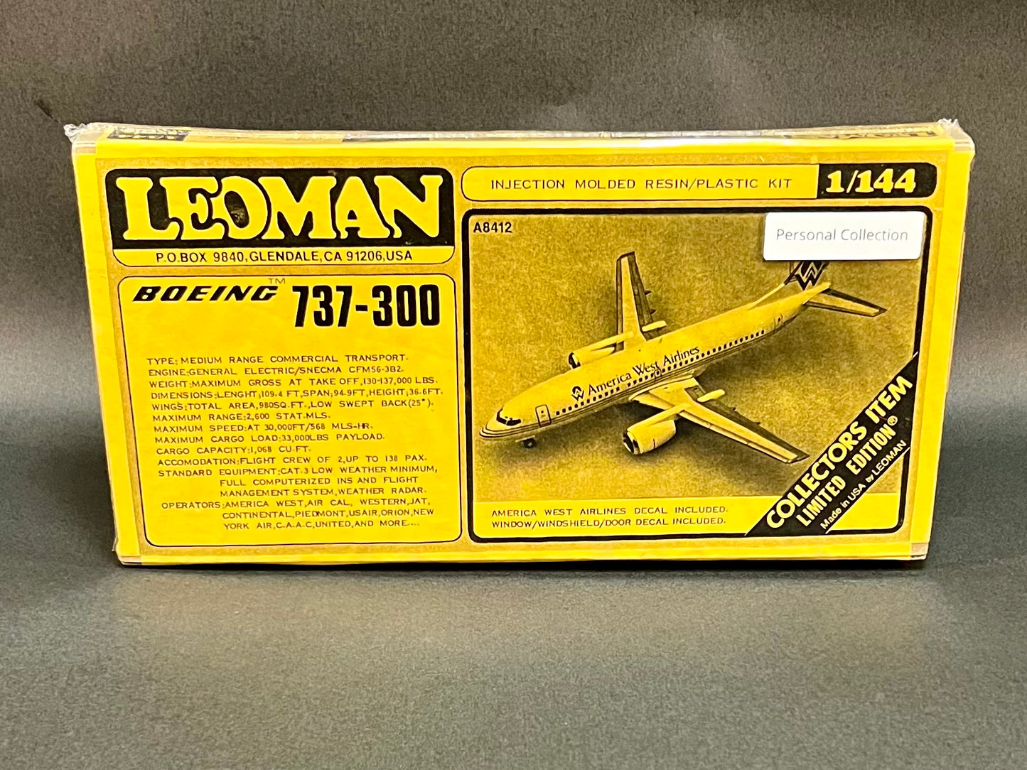 1981 Leoman Model Kit A8412 1:144 Scale Boeing 737-300