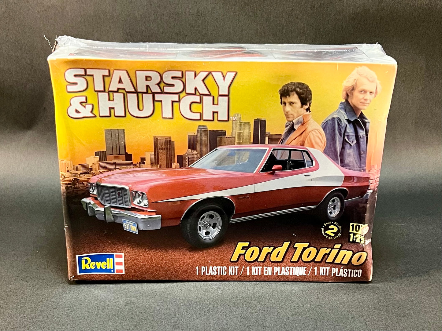 2014 Revell Model Kit 85-4023 1:25 Scale Starsky & Hutch Ford Torino