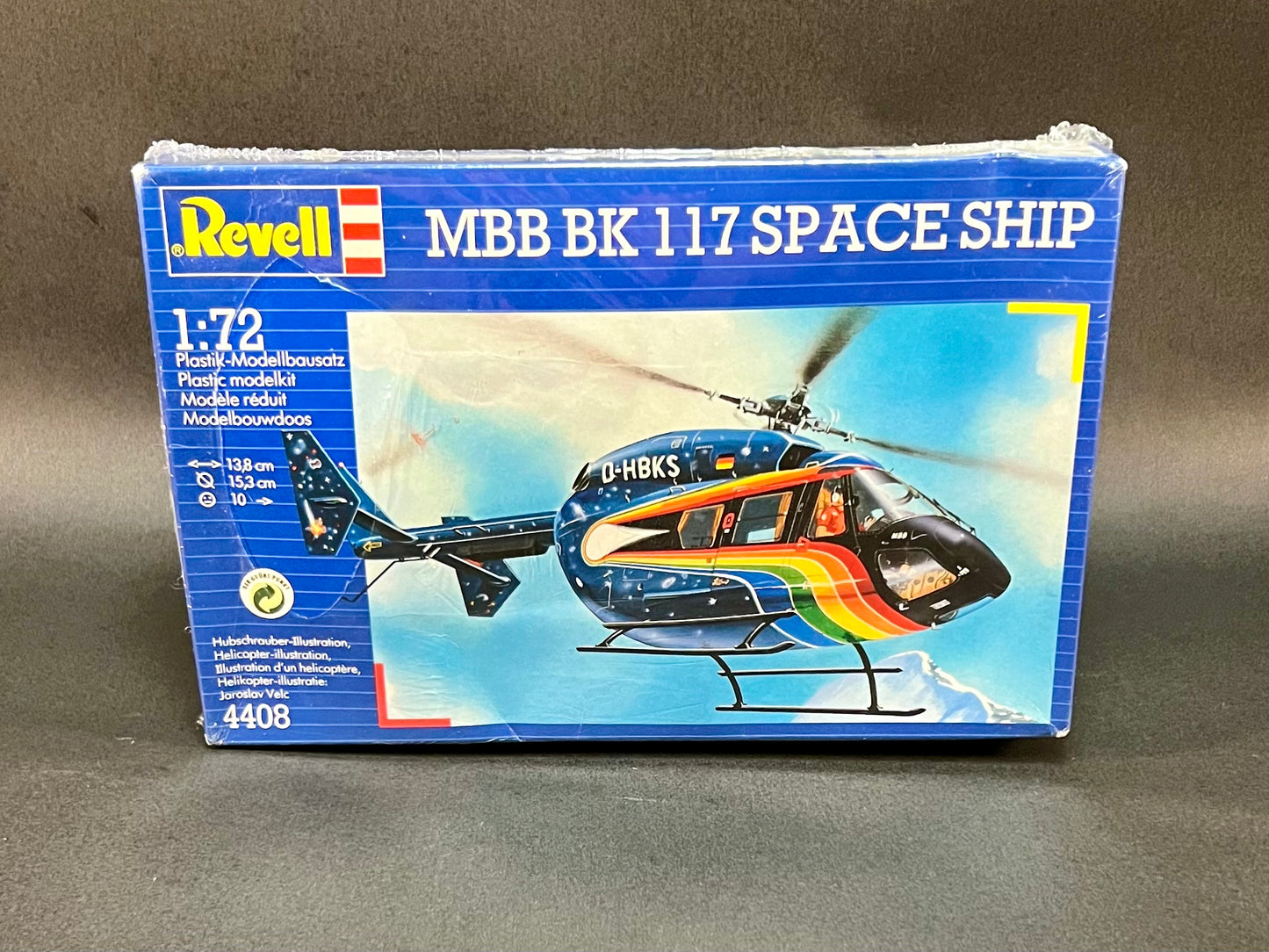 1992 Revell Model Kit 4408 1:72 Scale MBB BK 117 Space Ship