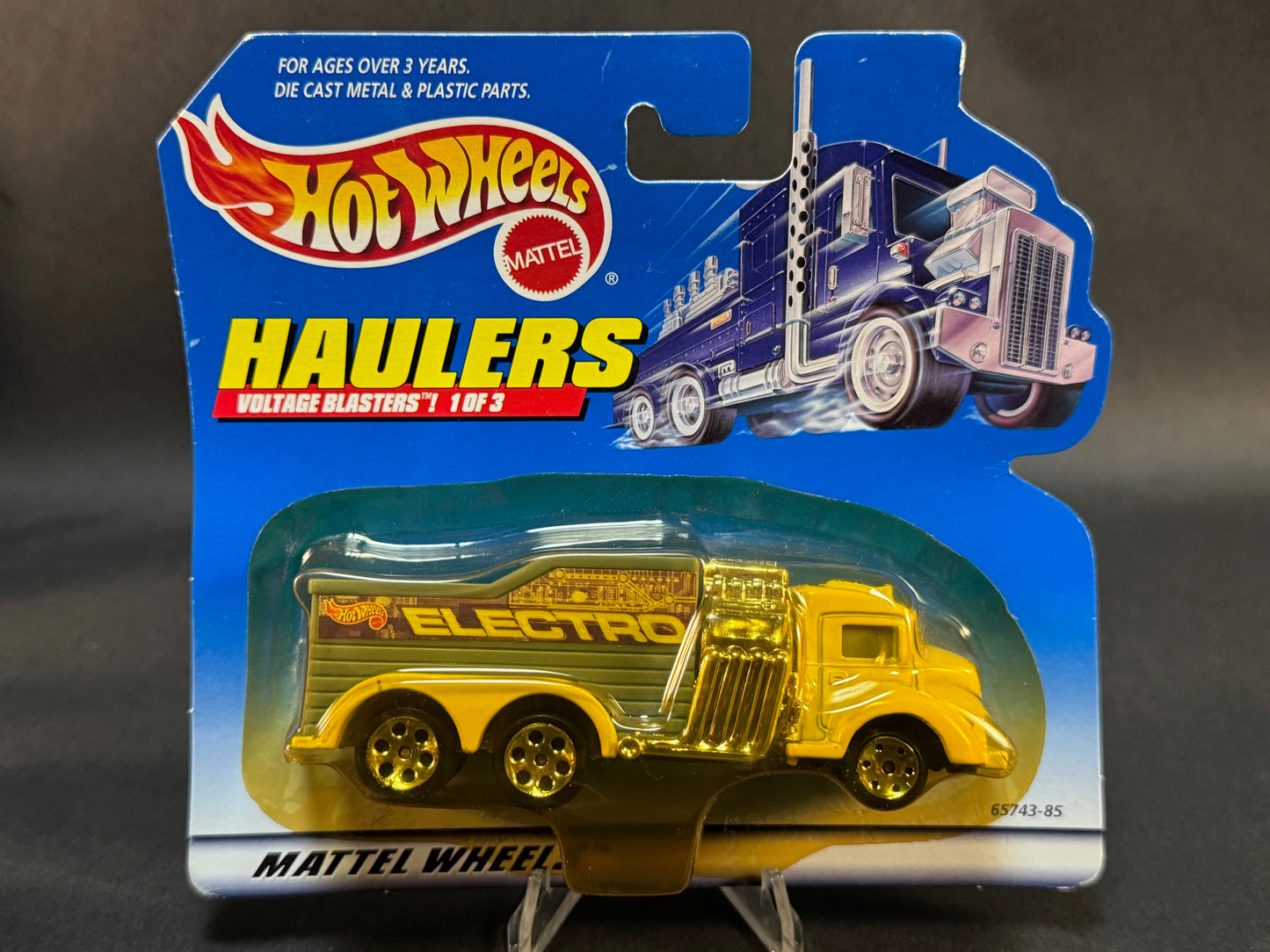 1999 Hot Wheels Haulers Voltage Blasters #1 Electro, Yellow and Blue **Yellow Blister