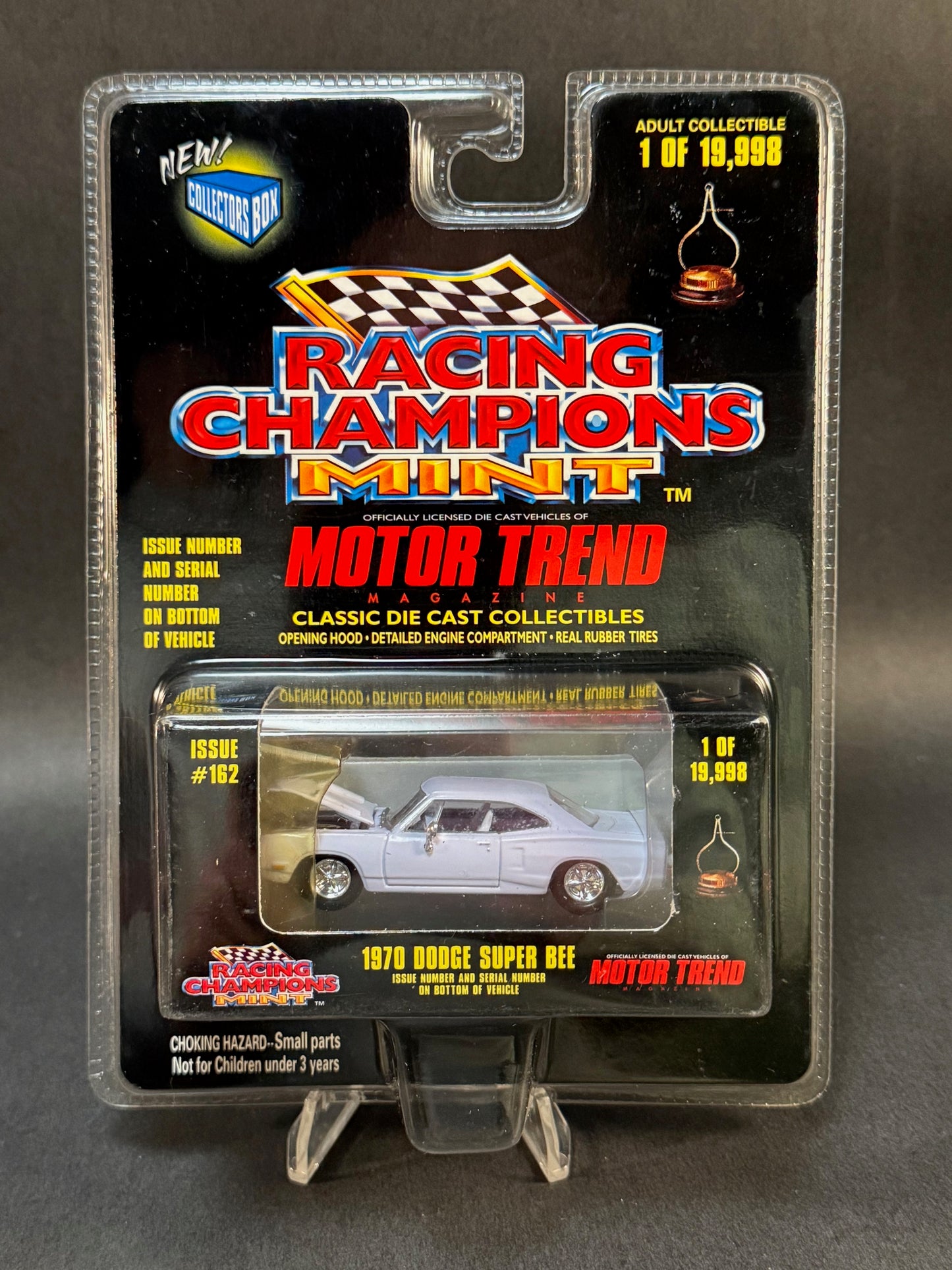 1998 Racing Champions MINT Motor Trend Issue #162 1970 Dodge Super Bee, White