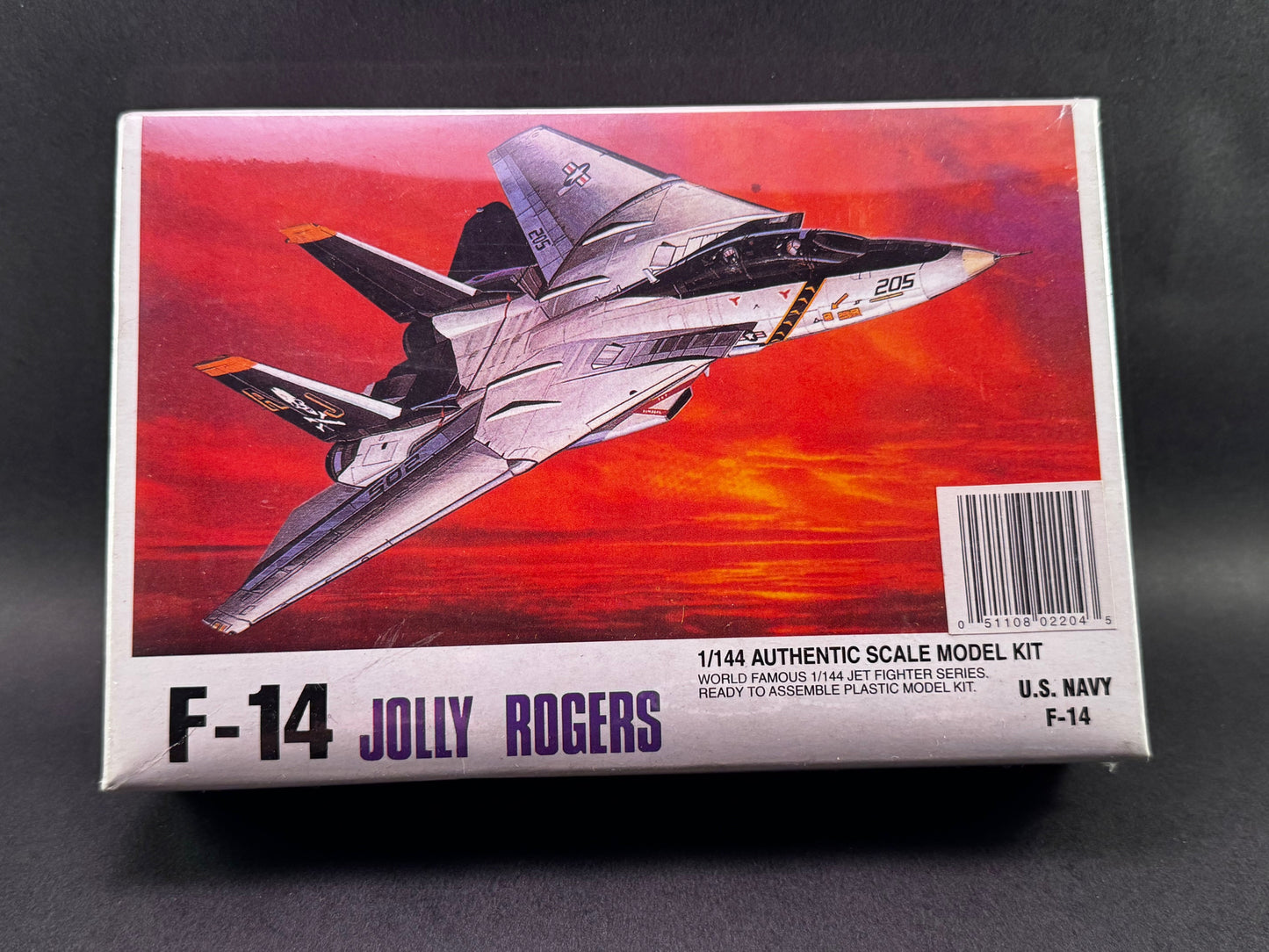 CC Lee Model Kit 02204 1:144 Scale US Navy F-14 Tomcat Jolly Rogers
