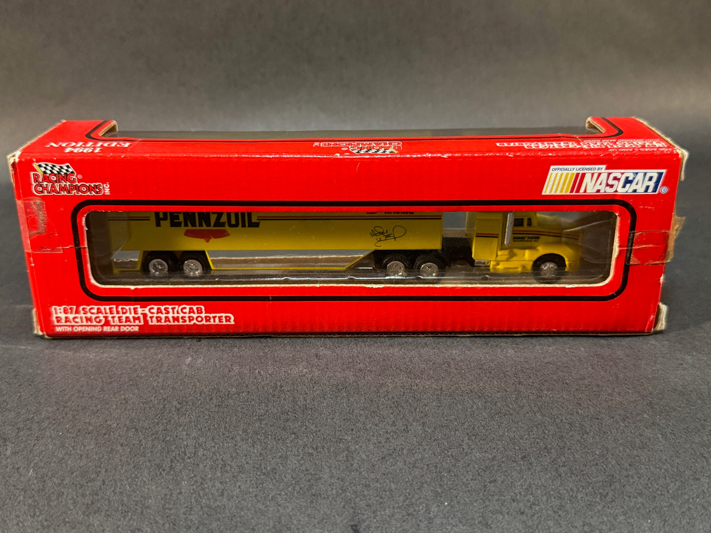 1994 Racing Champions NASCAR Racing Team Transporter Bahari Michael Waltrip, Yellow