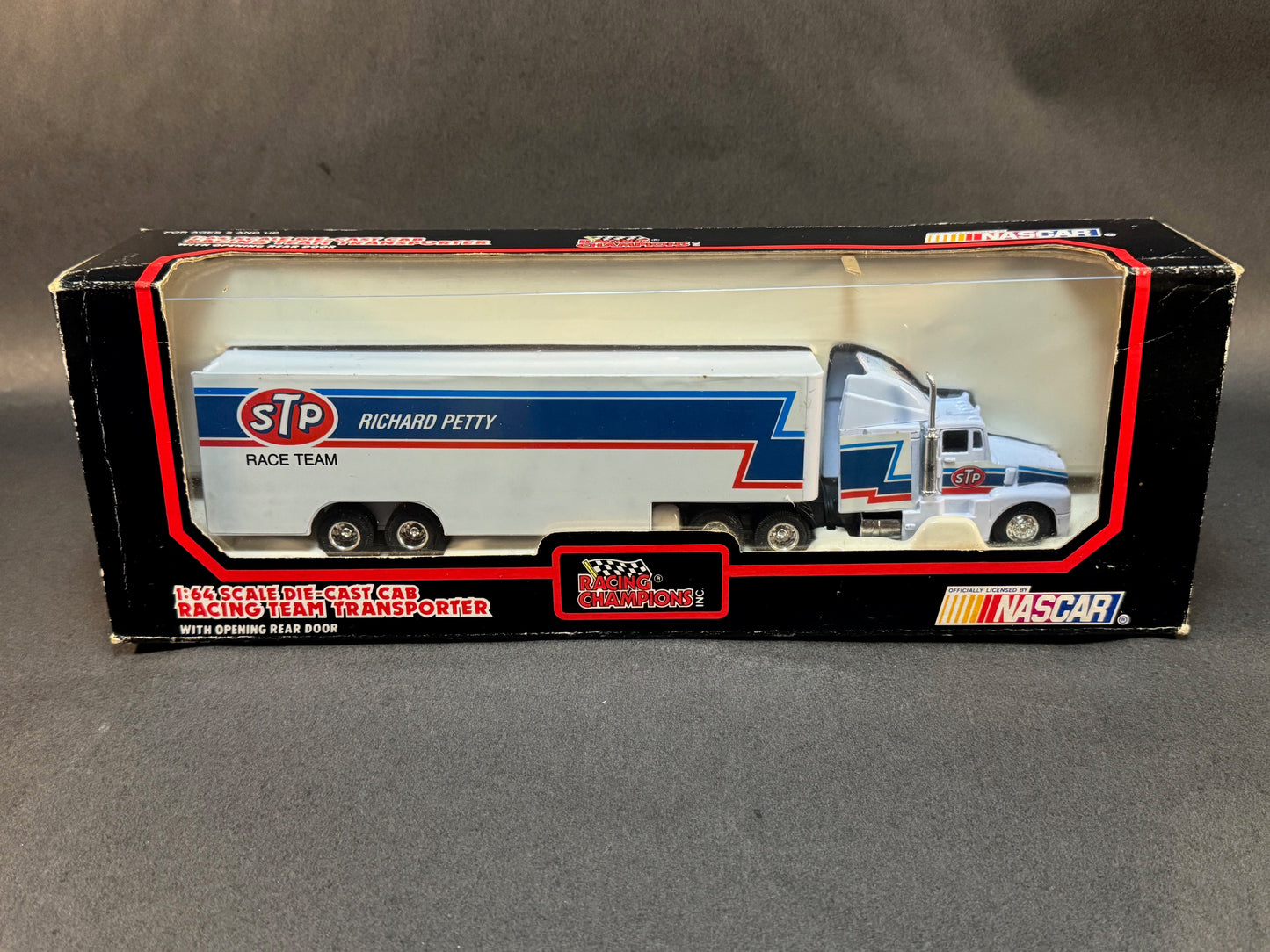 1992 Racing Champions NASCAR Racing Team Transporter STP Richard Petty, White and Blue