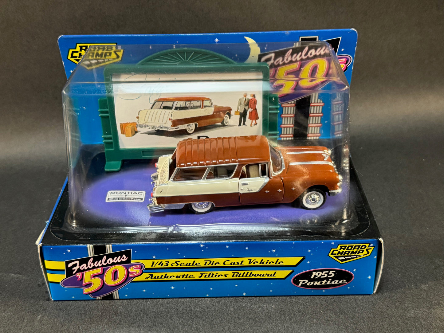 1997 Road Champs Fabulous 50's 1955 Pontiac Safari, Brown and White