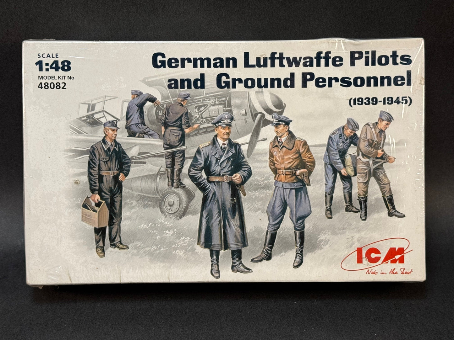 2004 ICM Model Kit 48082 1:48 Scale German Luftwaffe Pilots and Ground Personnel (1939-1945)