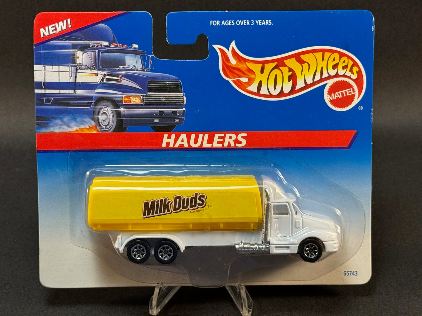 1996 Hot Wheels Haulers Milk Duds, White and Yellow