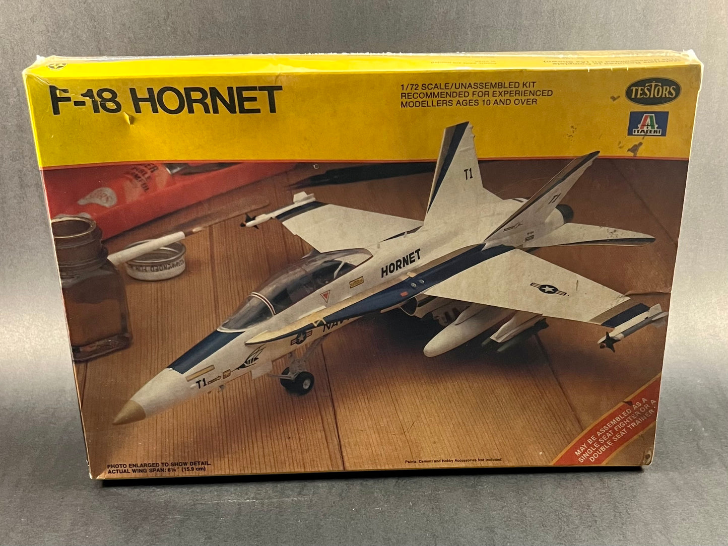 1981 Testors Italeri Model Kit 681 1:72 Scale F-18 Hornet