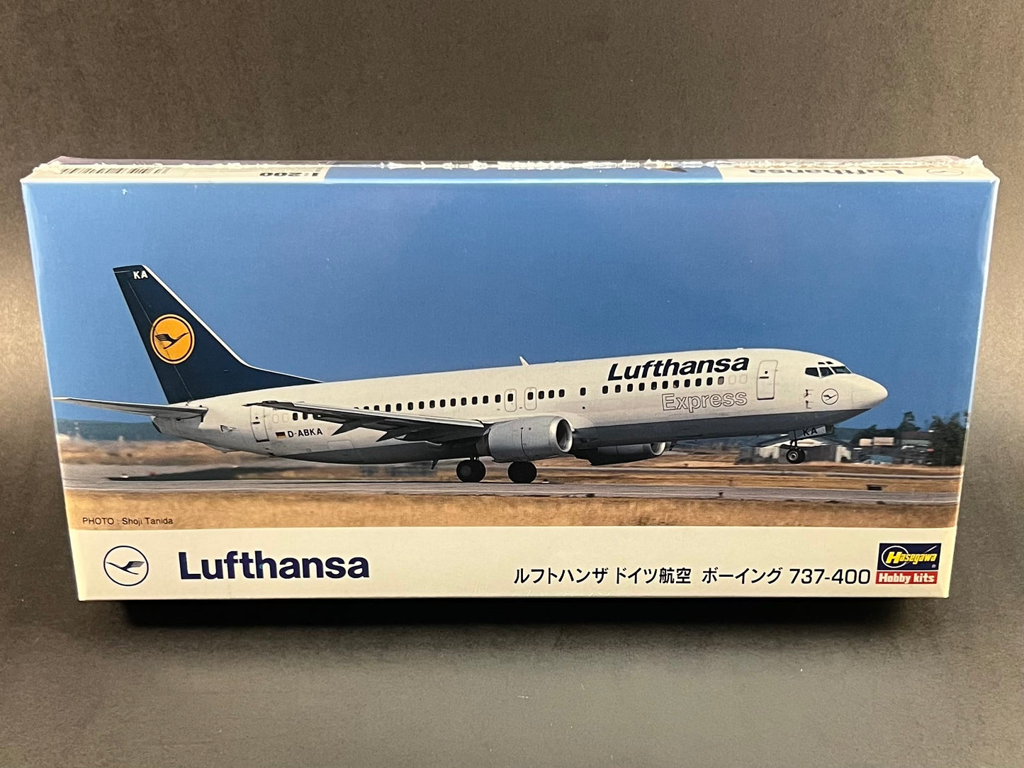 1997 Hasegawa Model Kit LT124 1:200 Scale Lufthansa Boeing 737-400