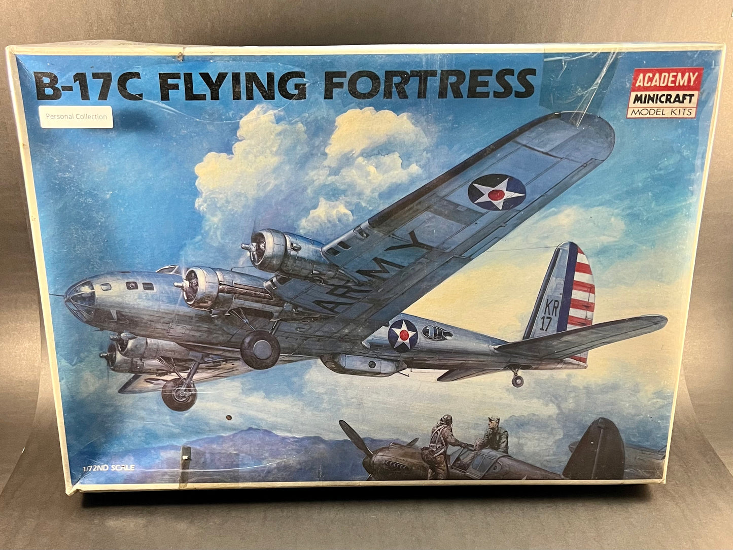Academy MiniCraft Model Kit 1666 1:72 Scale B-17C Flying Fortress