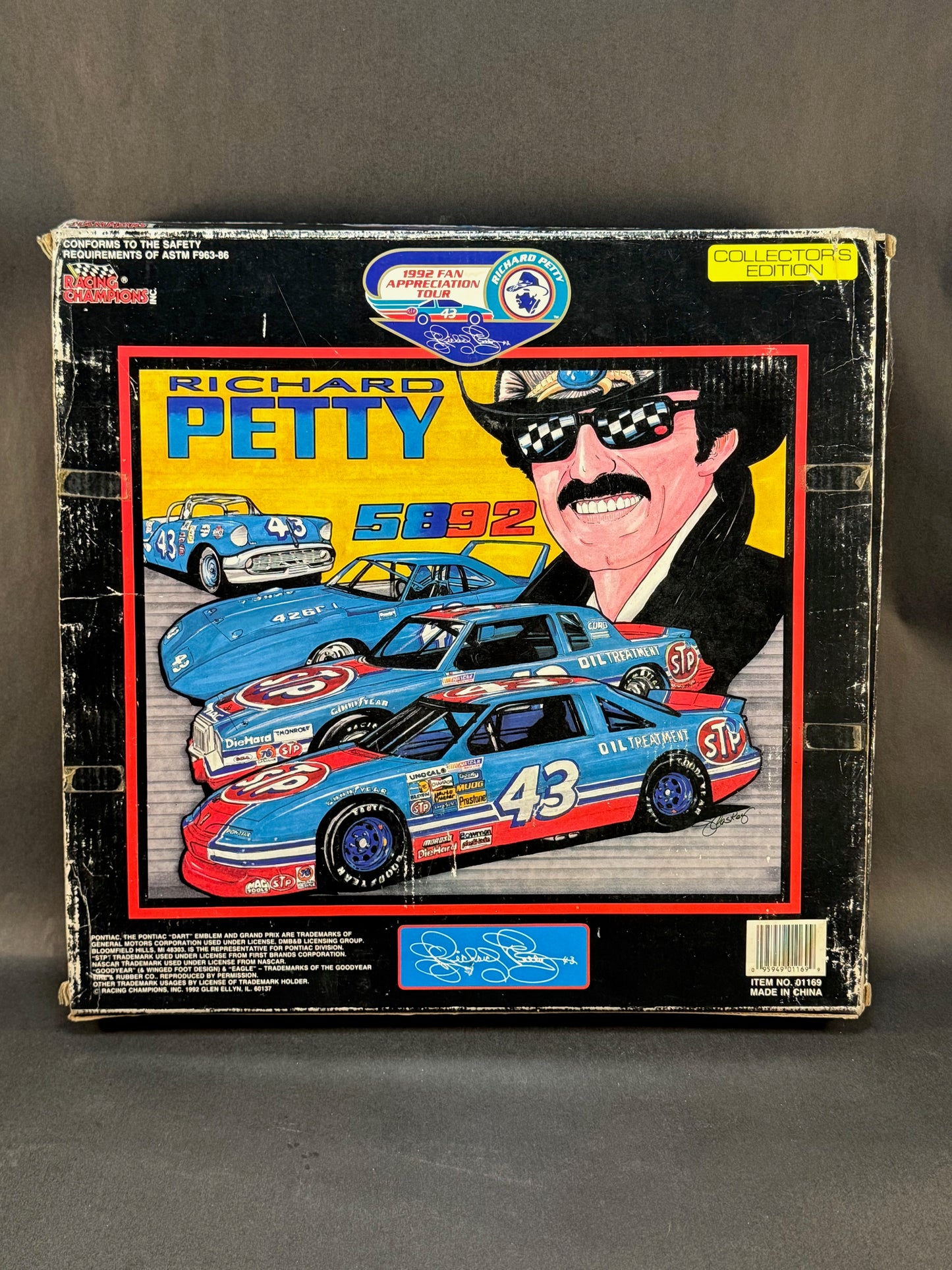 1992 Racing Champions NASCAR Richard Petty #43 Fan Appreciation Tour Collector Set