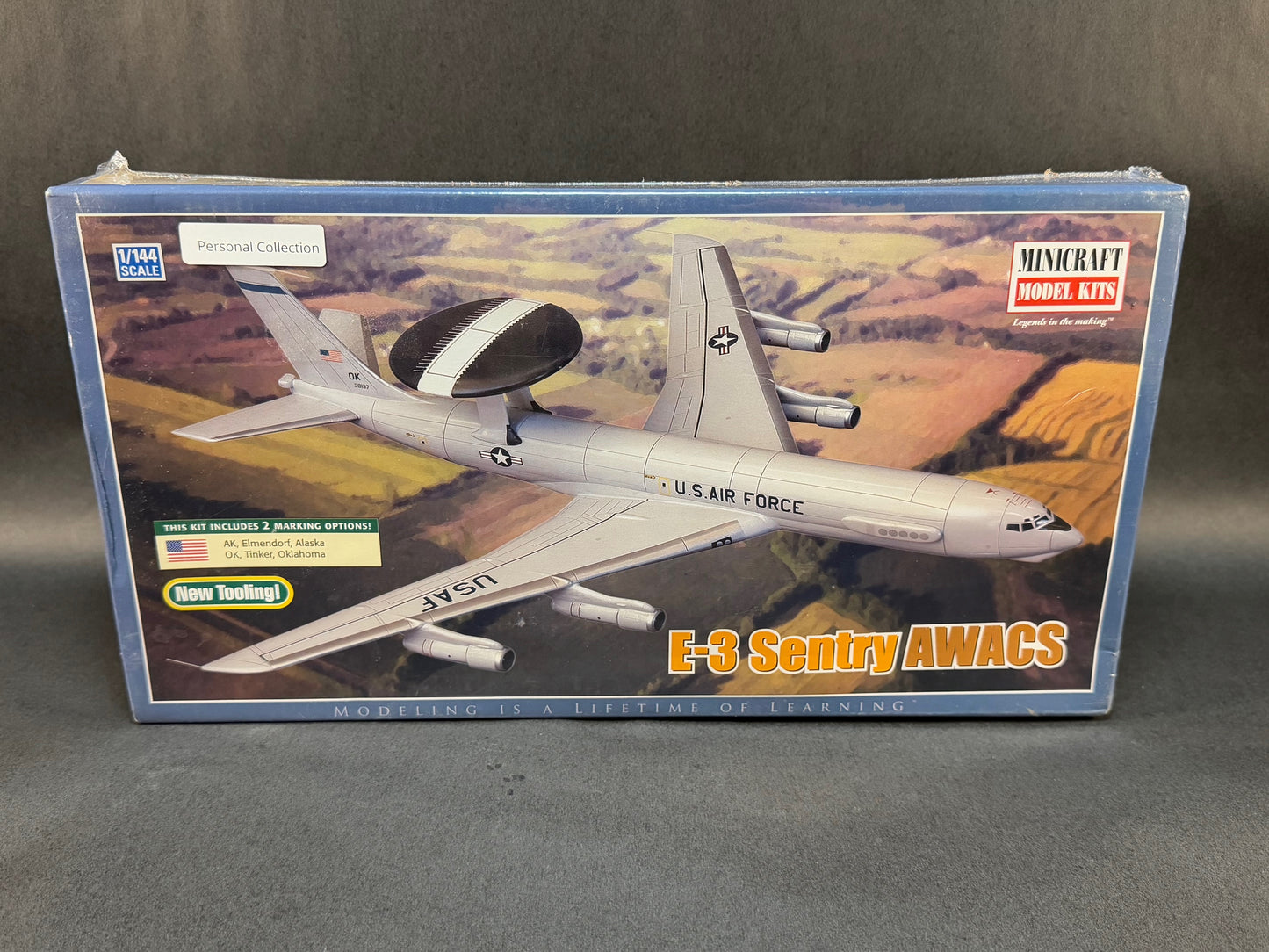 2009 MiniCraft Model Kit 14526 1:144 Scale E-3 Sentry AWACS