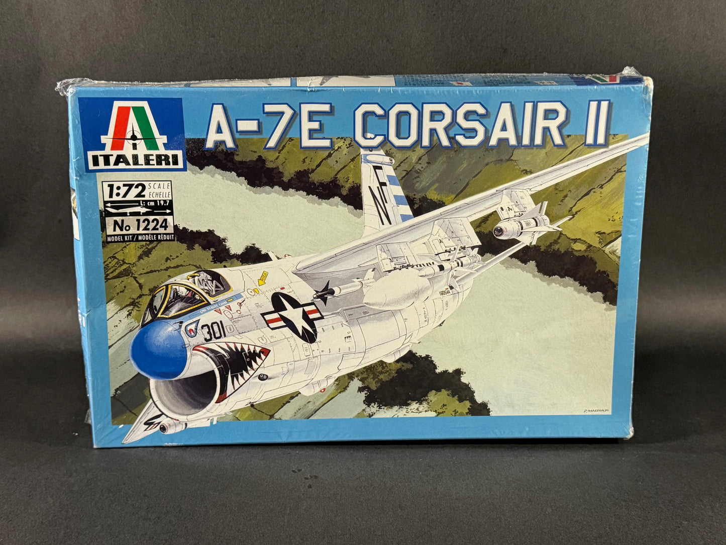 2001 Italeri Model Kit 1224 1:72 Scale A-7E Corsair II