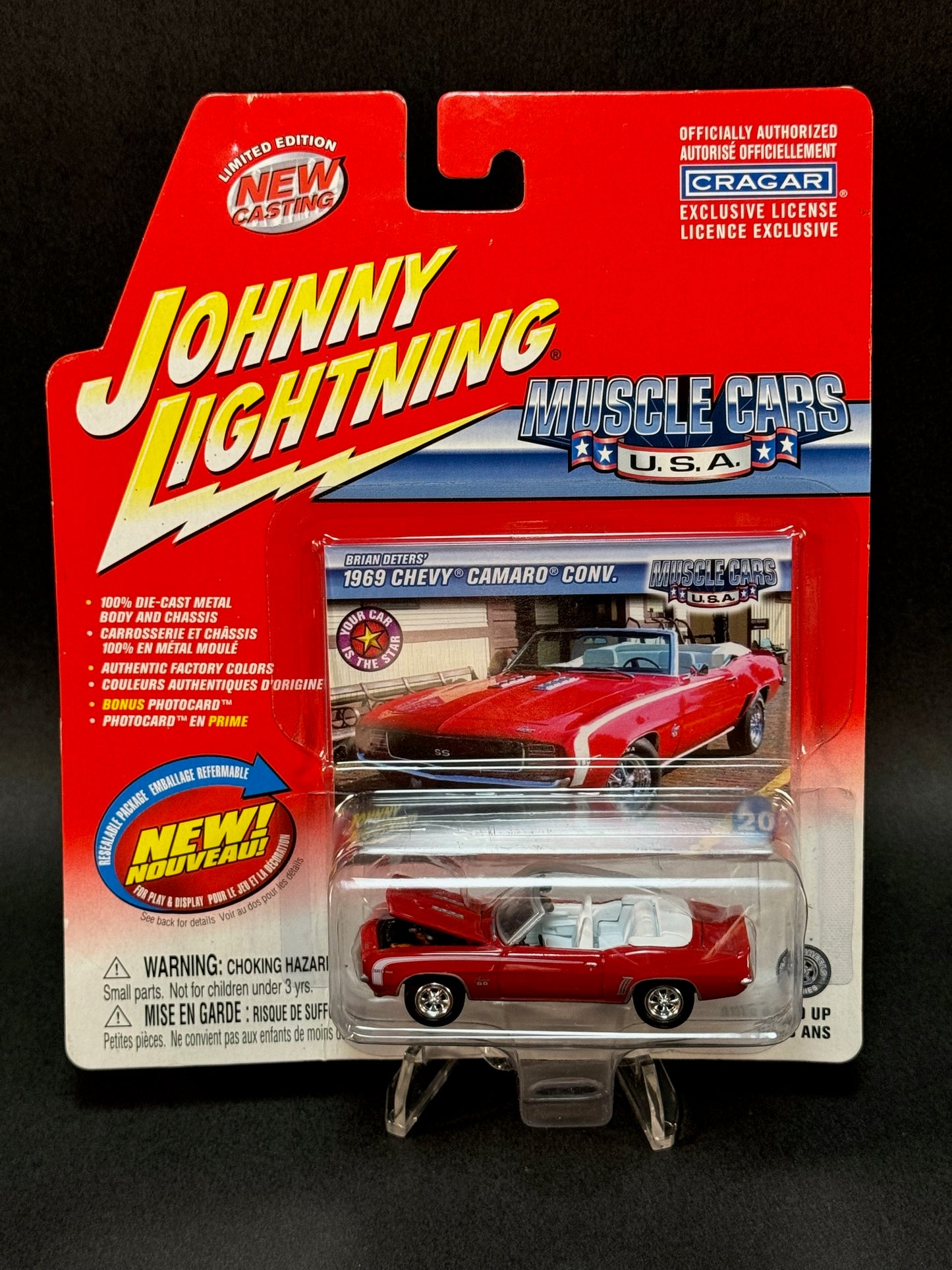 2004 Johnny Lightning Muscle Cars USA #20 1969 Chevy Camaro Convertible, Red