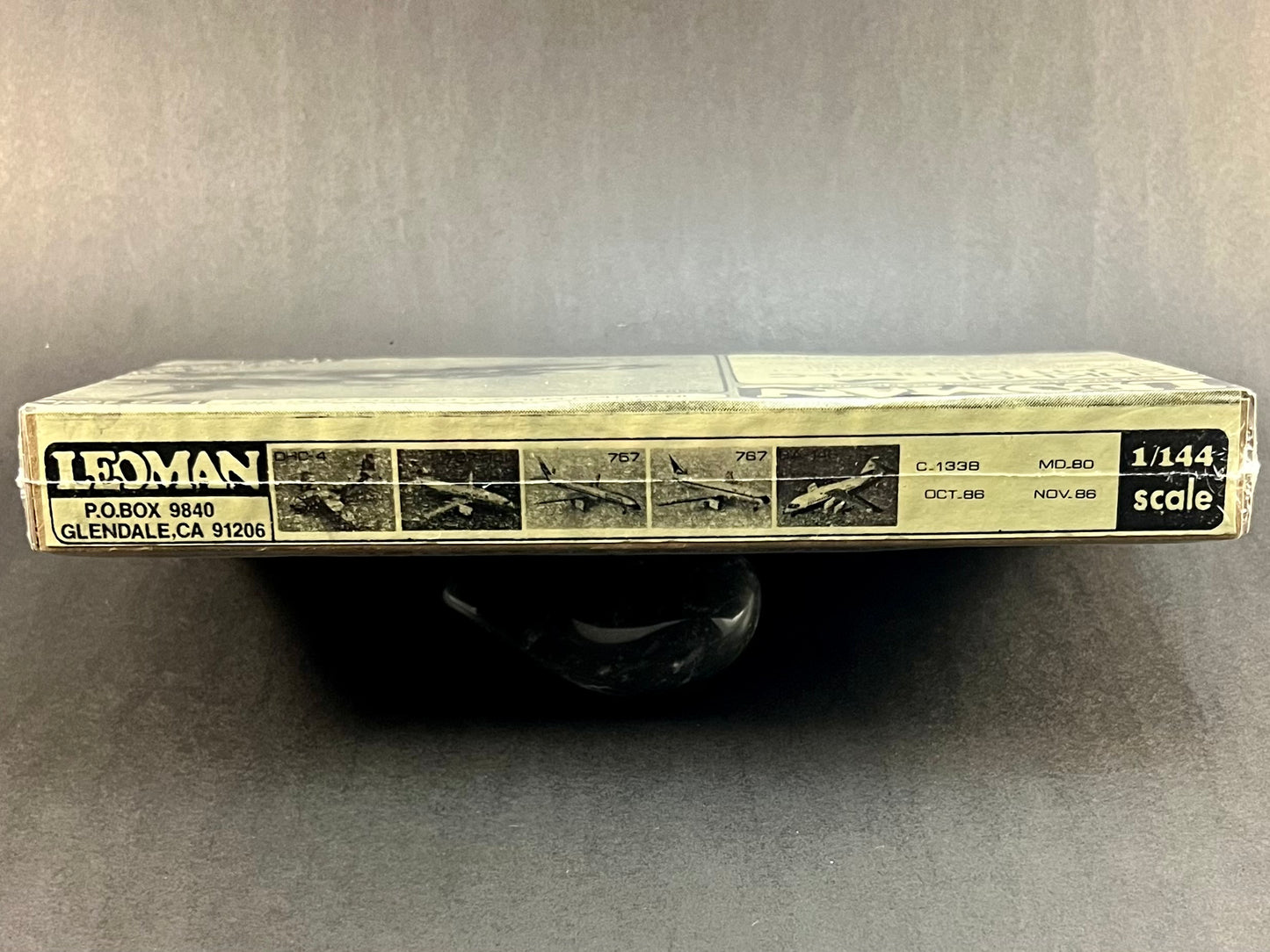Vintage Leoman Model Kit A8402 1:72 Scale Sukhoi SU-11 Fishpot-C