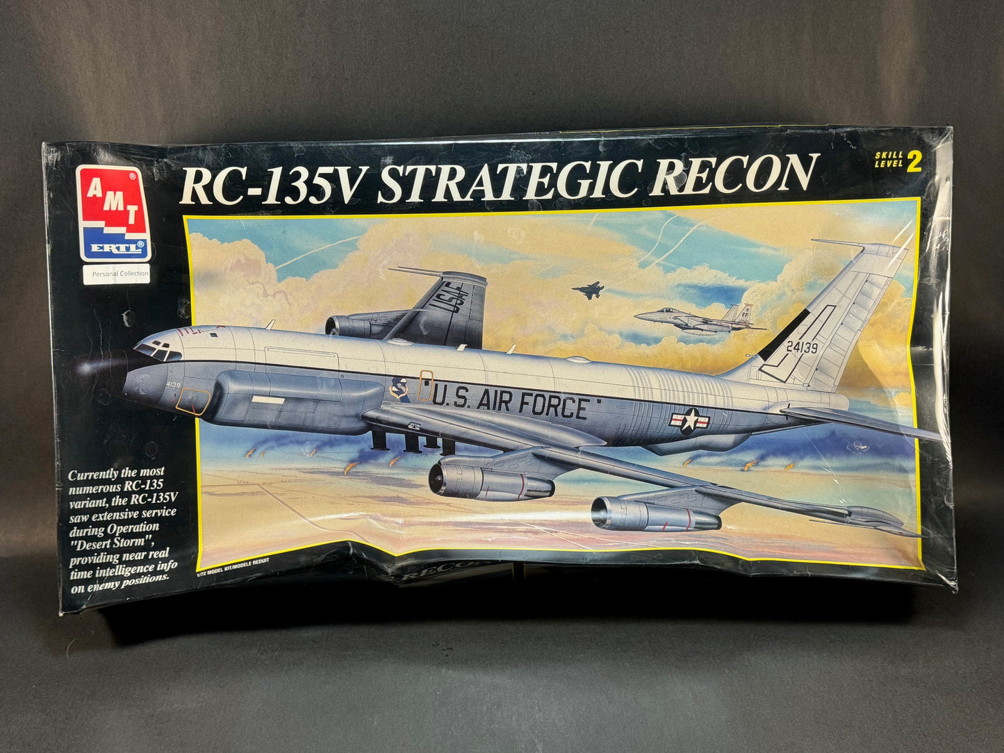 AMT ERTL Model Kit 8956 1:72 Scale RC-135V Strategic Recon