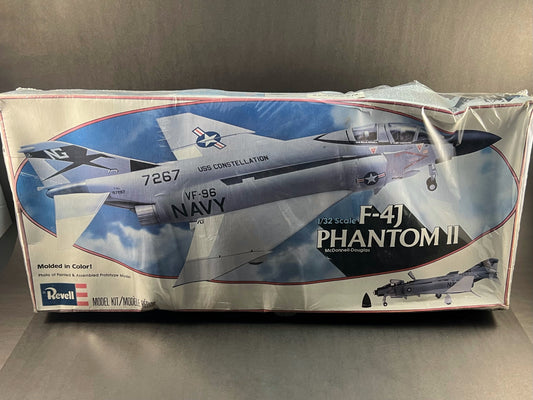 Revell Model Kit 4706 1:32 Scale F-4J Phantom II