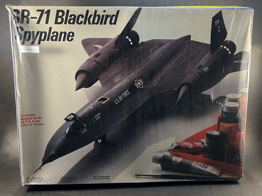 Testors Model Kit 584 1:48 Scale SR-71 Blackbird Spyplane