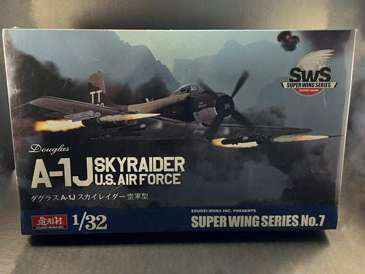 Zoukei-Mura Model Kit 1:32 Scale Douglas A-1J Skyraider US Air Force