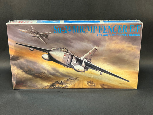 Dragon Models Kit 2516 1:72 Scale Su-24 MR/MP Fencer E/F