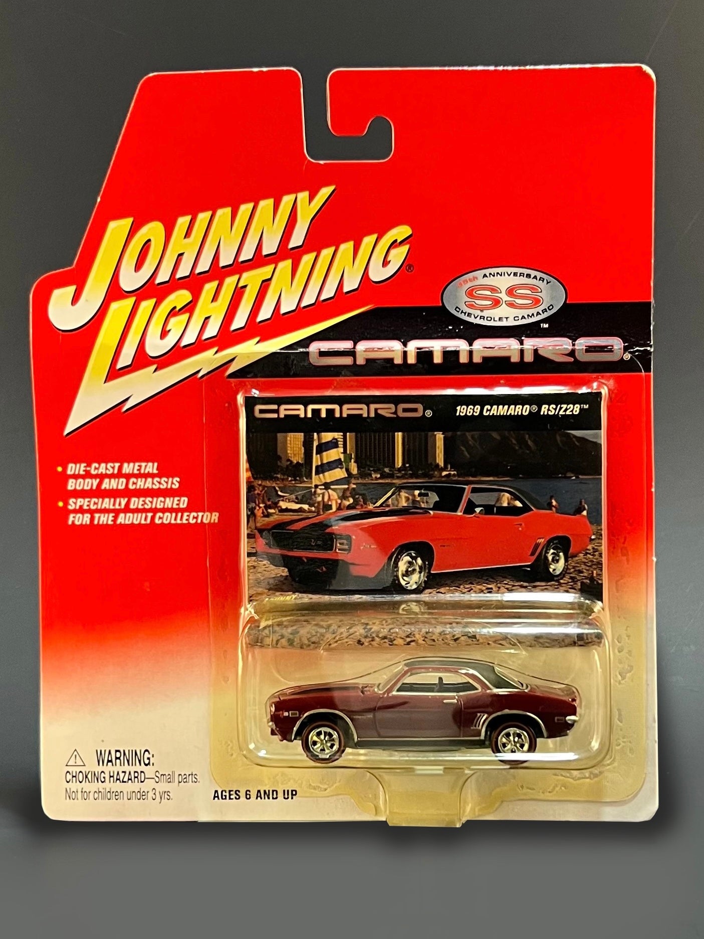 Johnny Lightning 35th Anniversary Camaro SS 1969 Camaro RS/Z28 Red 1:64