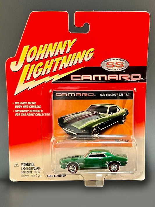 Johnny Lightning 35th Anniversary Camaro SS 1969 Camaro Z28 RS Green 1:64