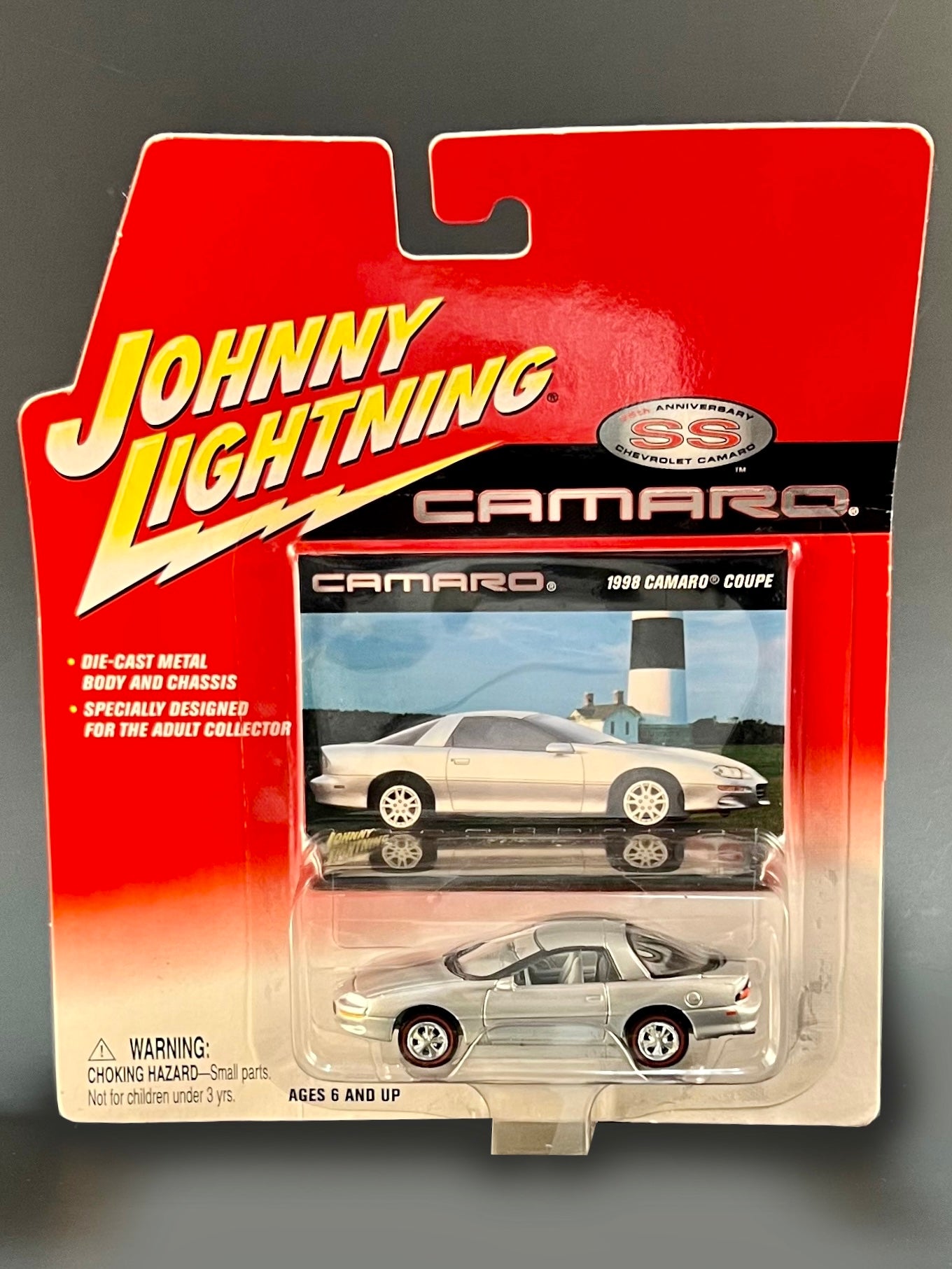 Johnny Lightning 35th Anniversary Camaro SS 1998 Camaro Coupe Silver 1:64