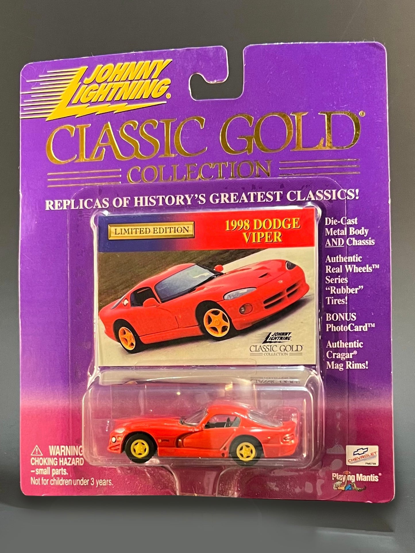 Johnny Lightning Classic Gold Collection 1998 Dodge Viper