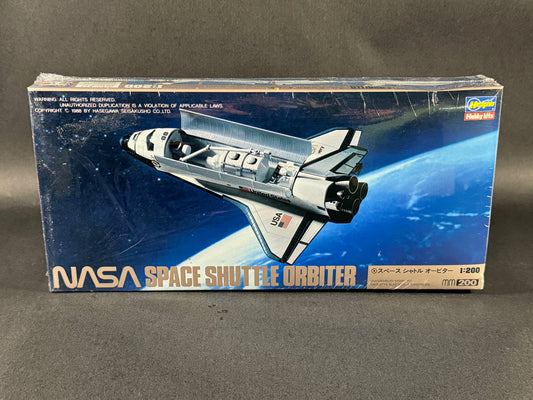 Hasegawa Model Kit SP133 1:200 Scale NASA Space Shuttle Orbiter