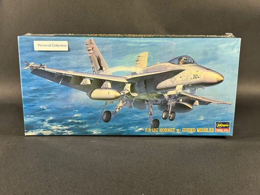 Hasegawa Model Kit DT142 1:72 Scale F/A-18C Hornet w/Guided Missiles