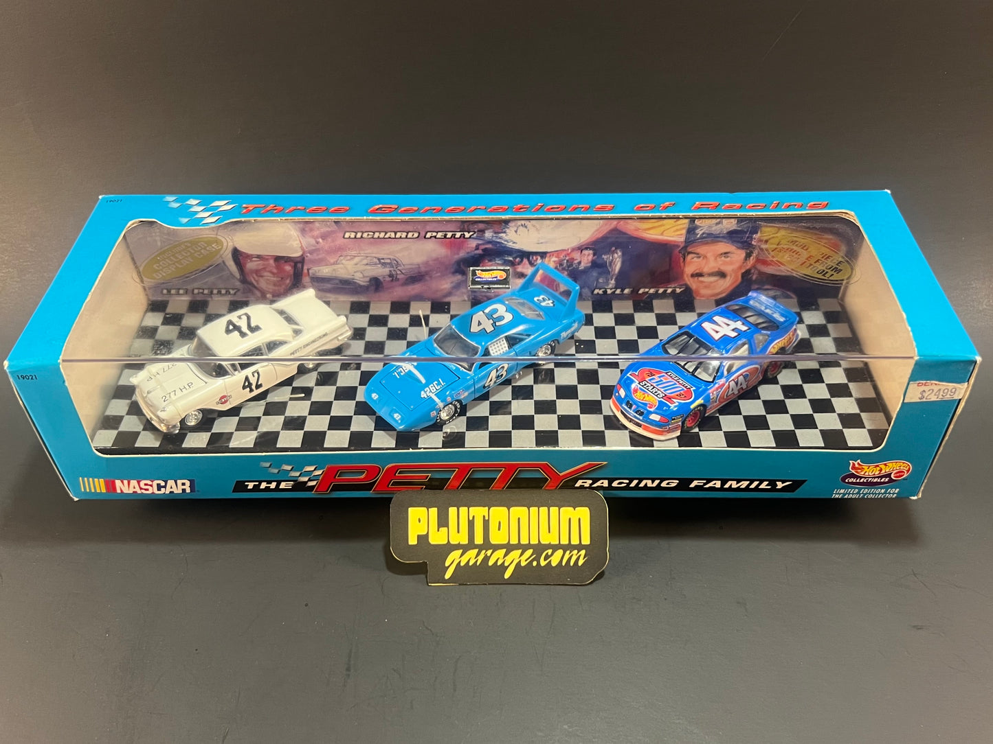 Hot Wheels Collectibles Petty Racing Family Three Generations 3 Car Se ...