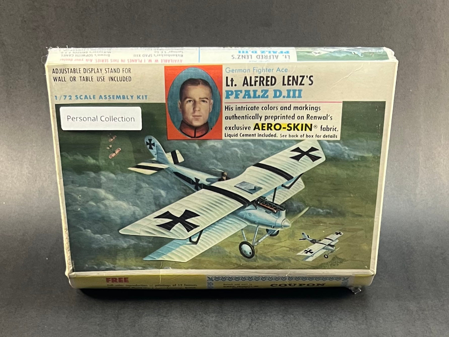 Renwal Model Kit 271:79 1:72 Scale Lt. Alfred Lenz's Pfalz D.III