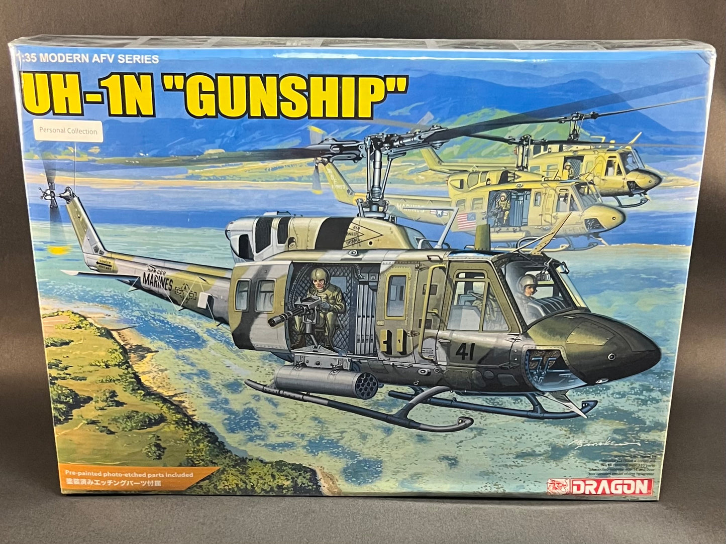 Dragon Models Kit 3540 1:35 Scale UH-1N "Gunship"