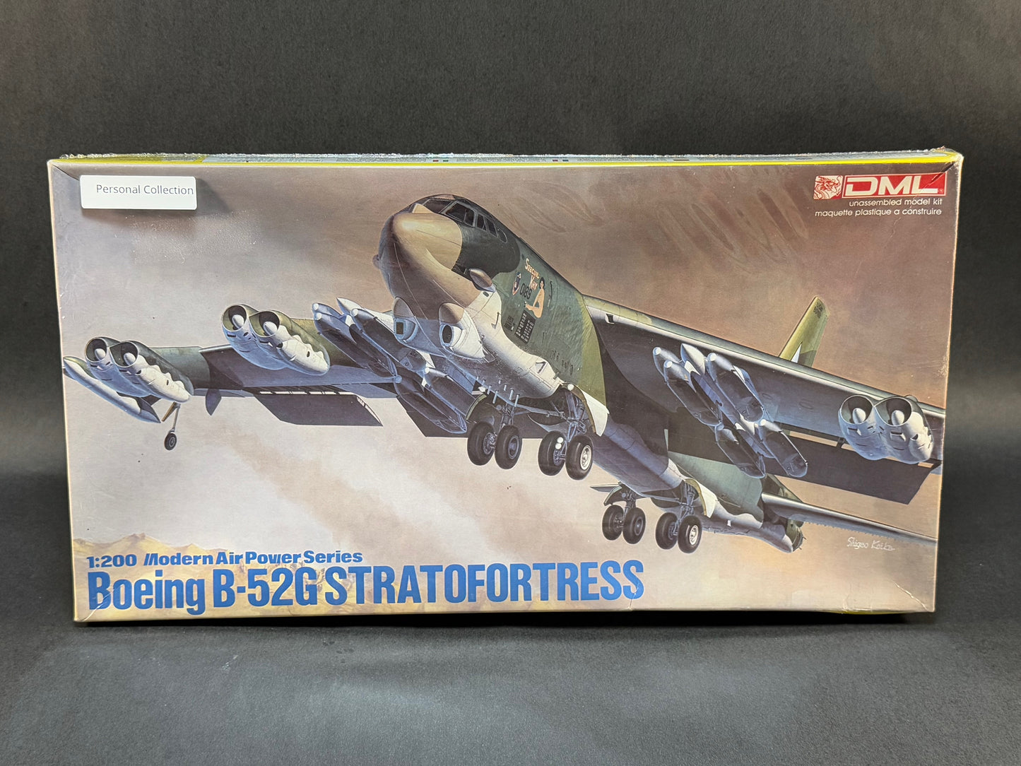 1988 DML Model Kit 2001 1:200 Scale Boeing B-52G Stratofortress