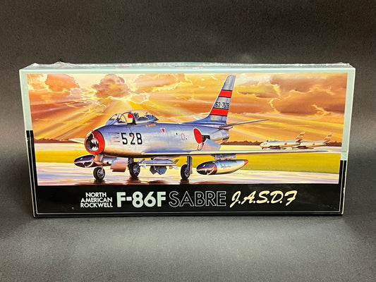 Fujimi Model Kit F-18 1:72 Scale North American Rockwell F-86F Sabre J.A.S.D.F.