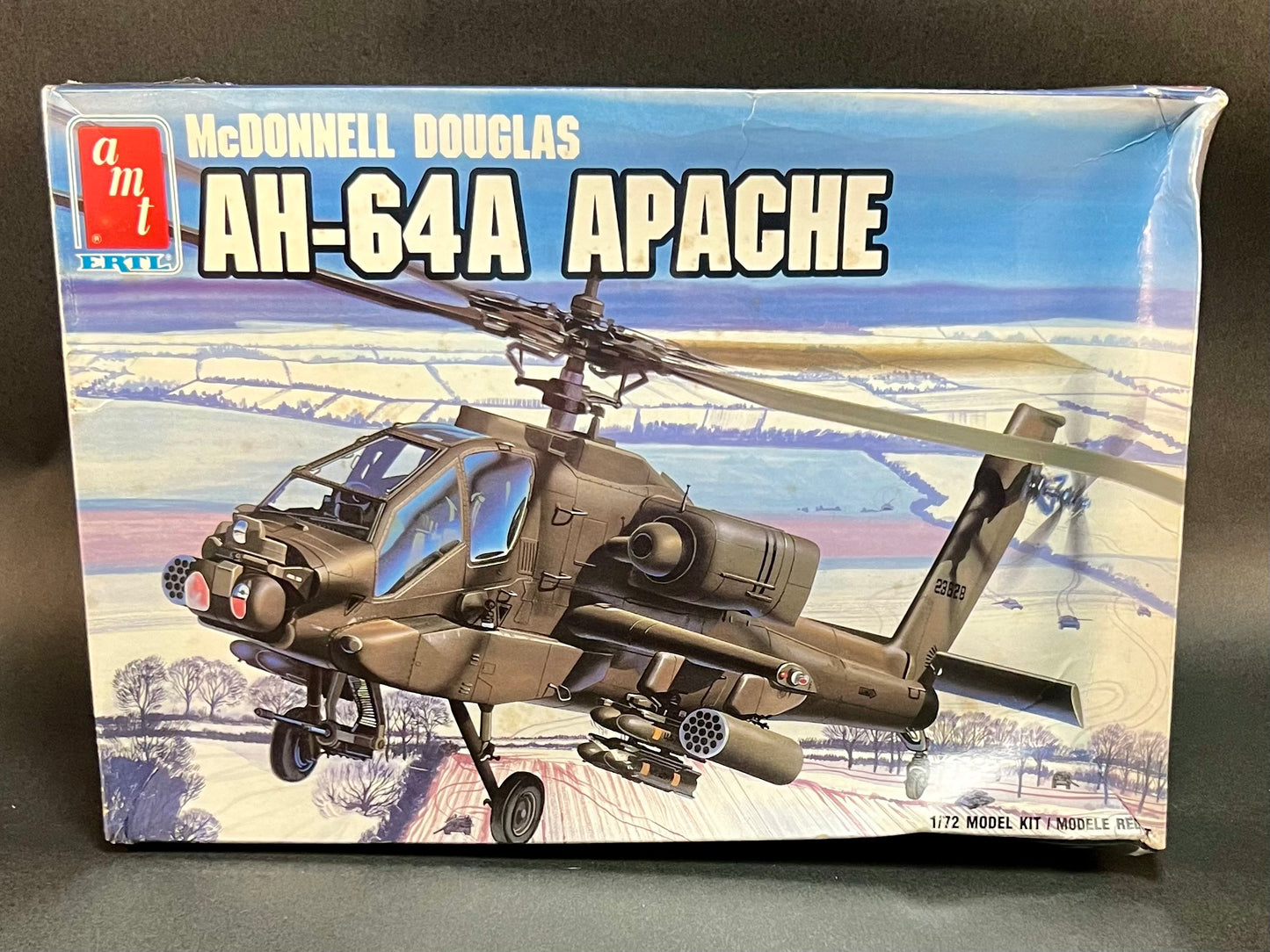 AMT ERTL Model Kit 8851 1:72 Scale McDonnell Douglas AH-64A Apache Helicopter