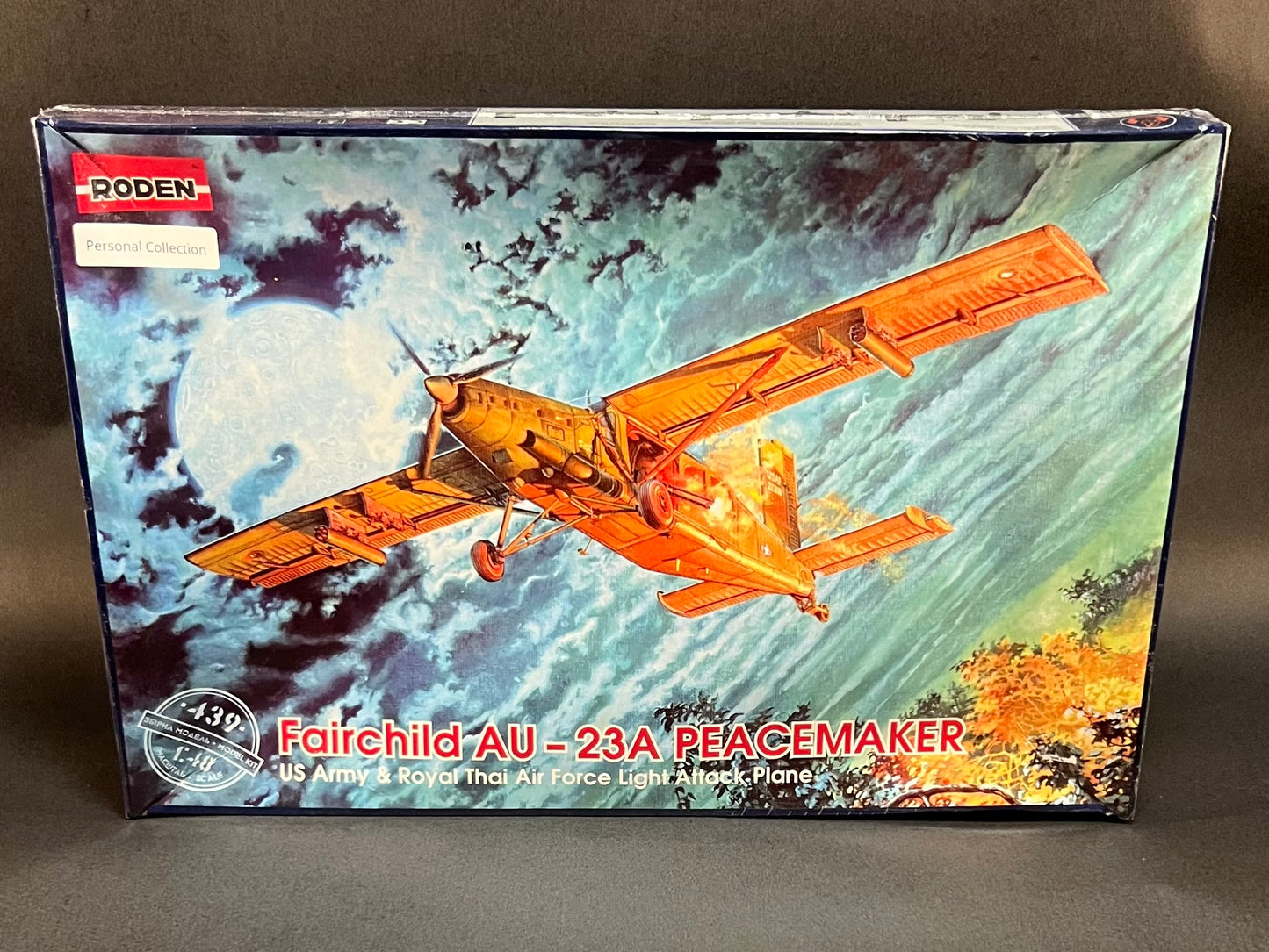 Roden Model Kit 439 1:48 Scale Fairchild AU-23A Peacemaker