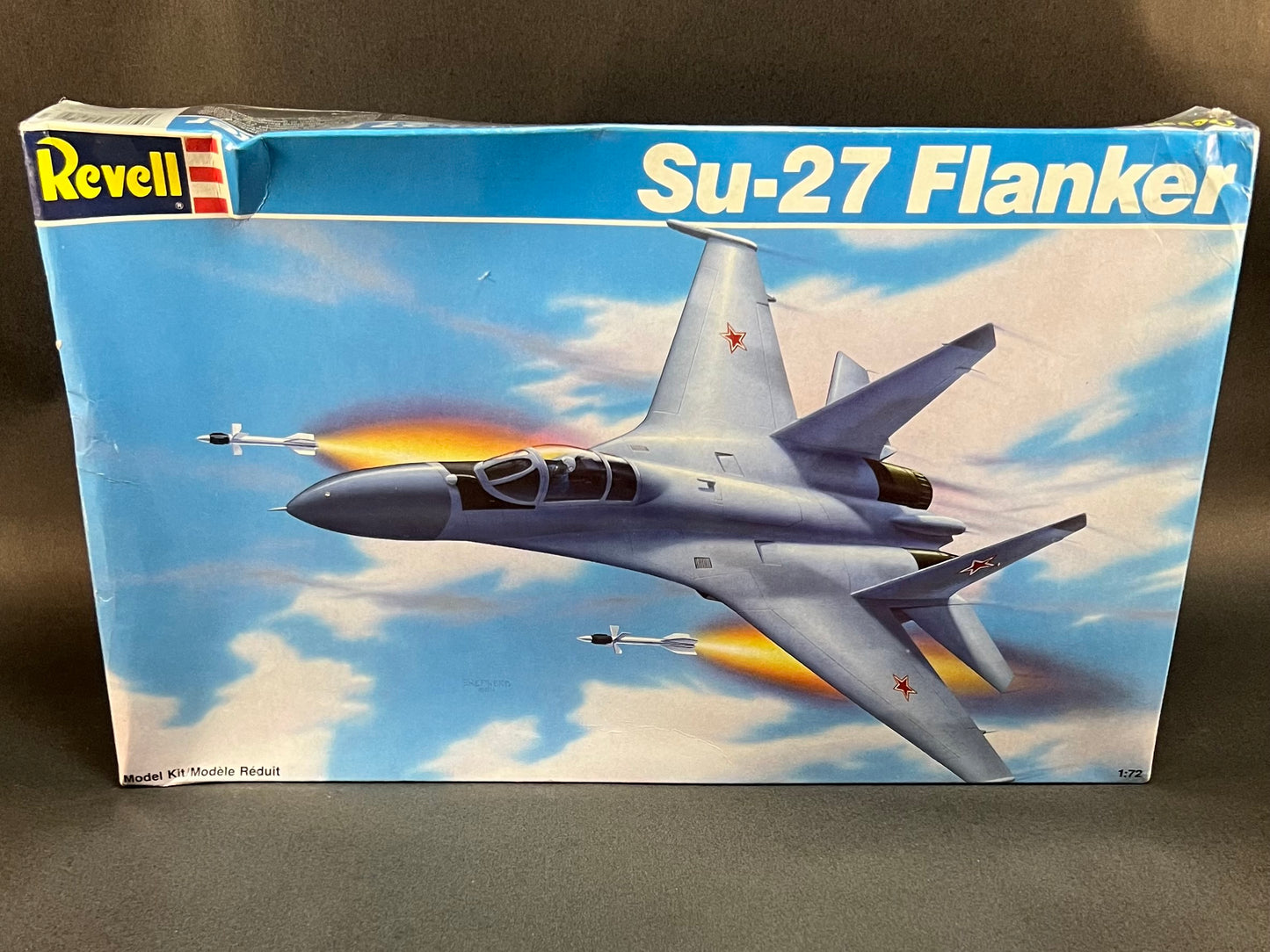 Revell Model Kit 4348 1:72 Scale Su-27 Flanker