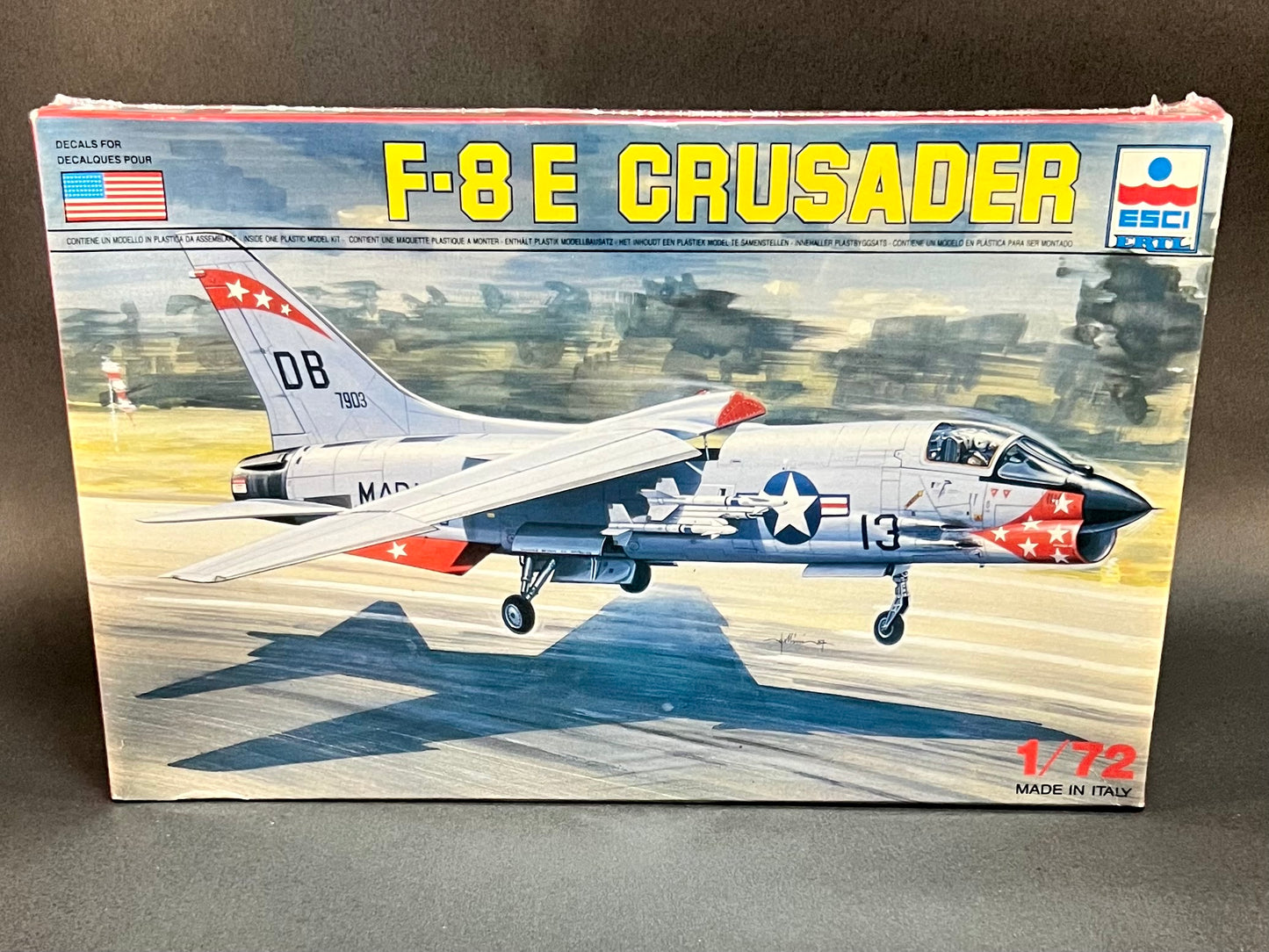 ESCI ERTL Model Kit 9066 1:72 Scale F-8 E Crusader