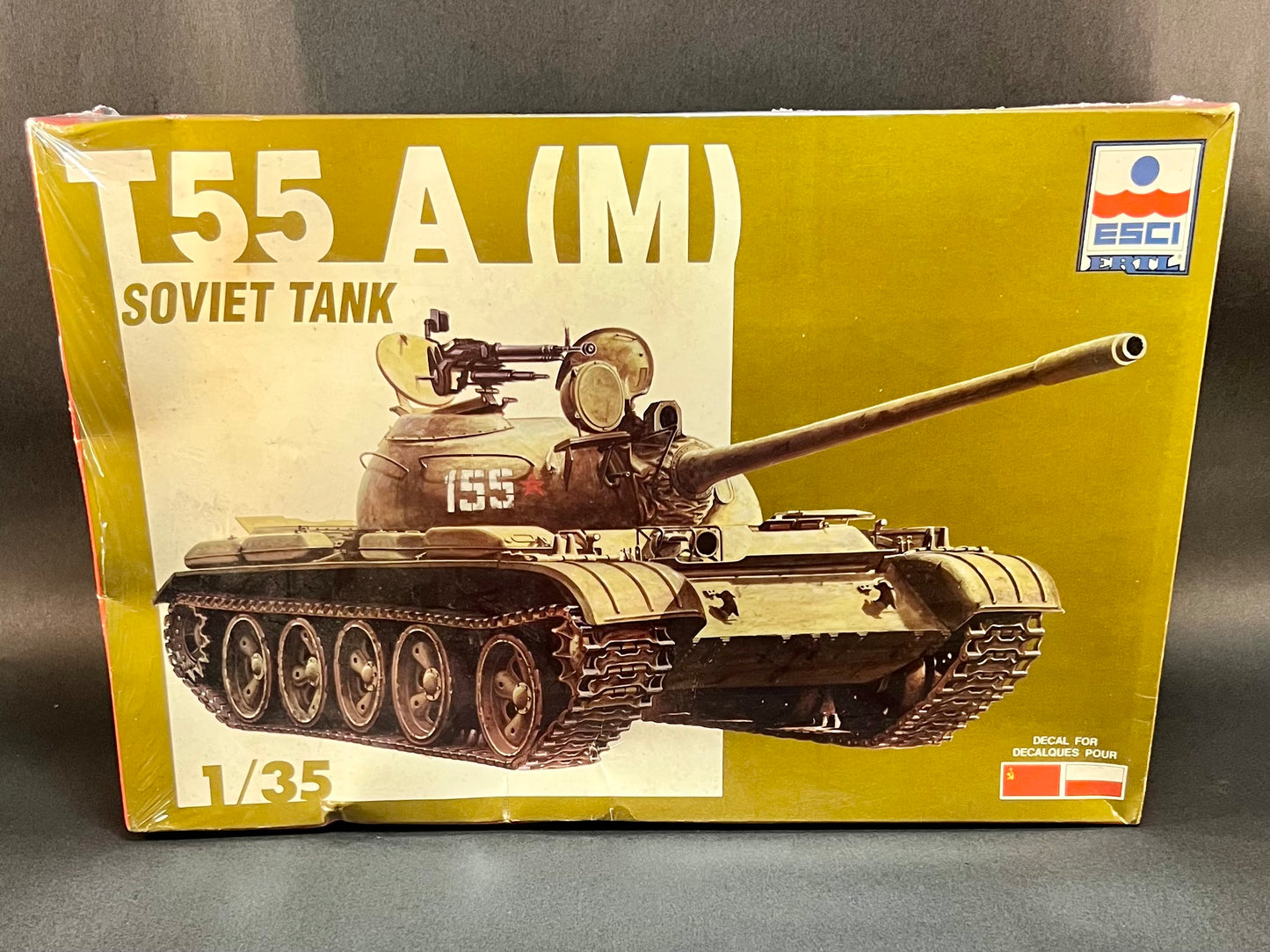 ESCI ERTL Model Kit 5045 1:35 Scale T55 A(M) Soviet Tank