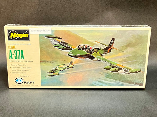 Hasegawa MiniCraft Model Kit JS-036 1:72 Scale Cessna A-37A